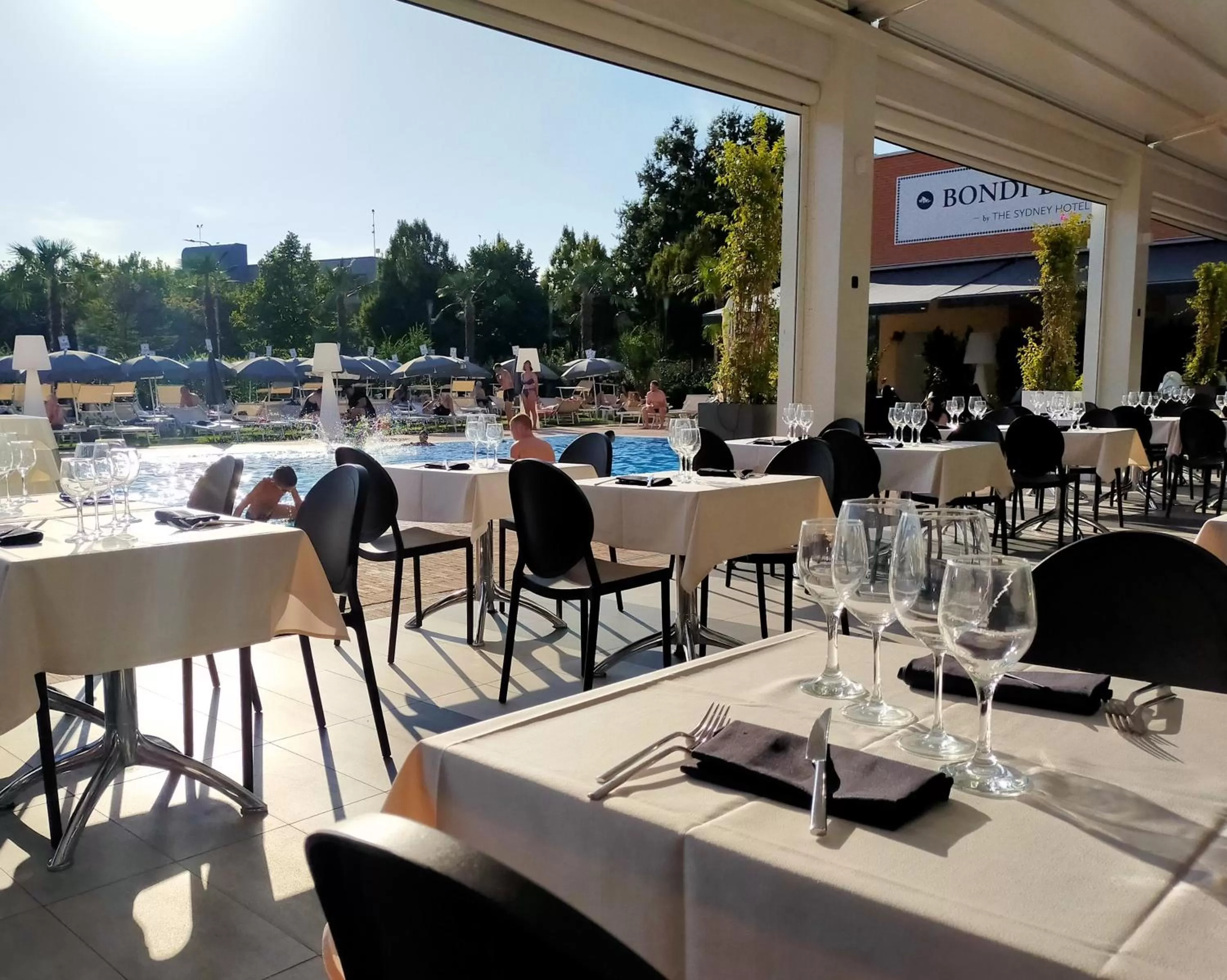 Restaurant/places to eat in The Sydney Hotel