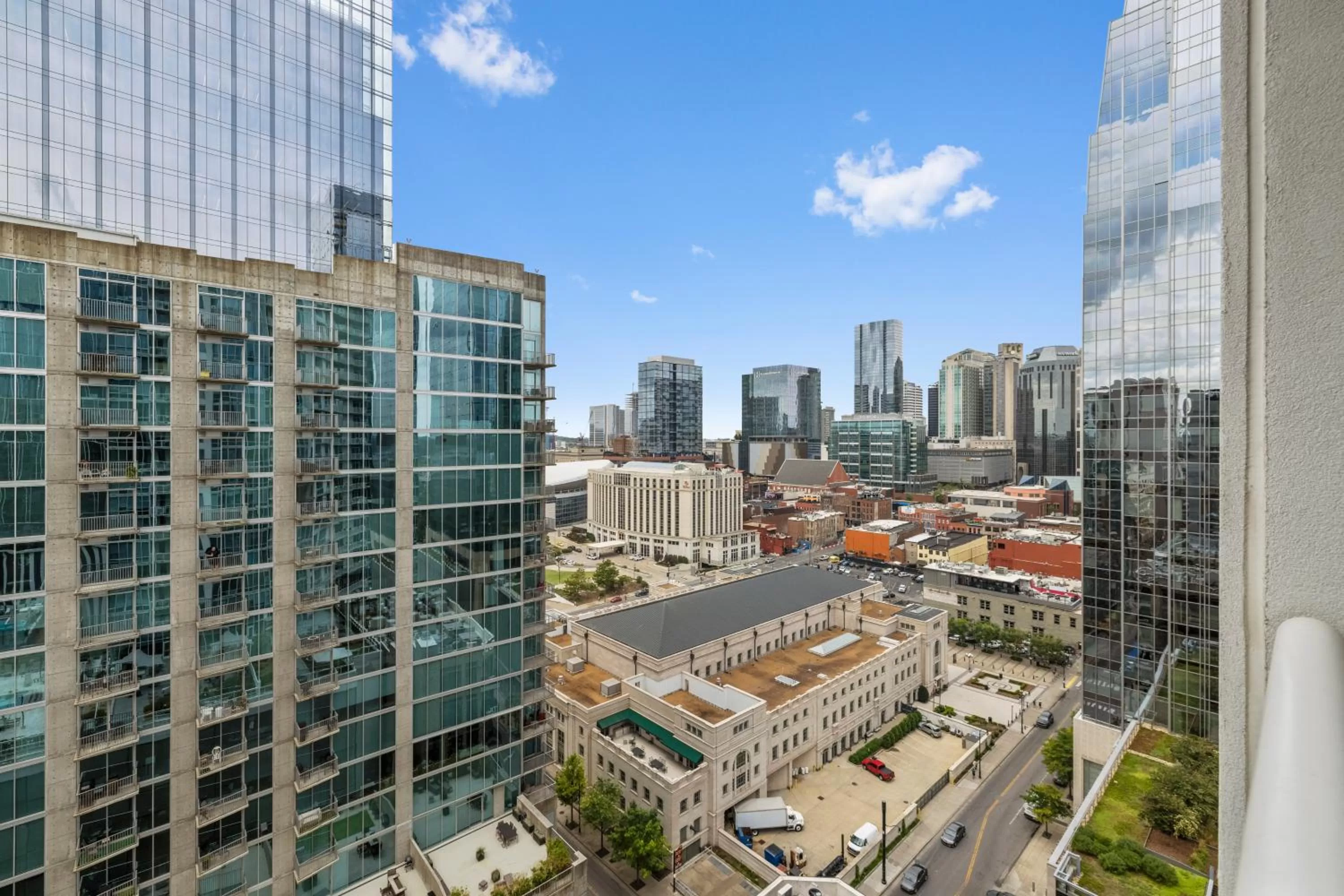 City view in Placemakr Premier SoBro