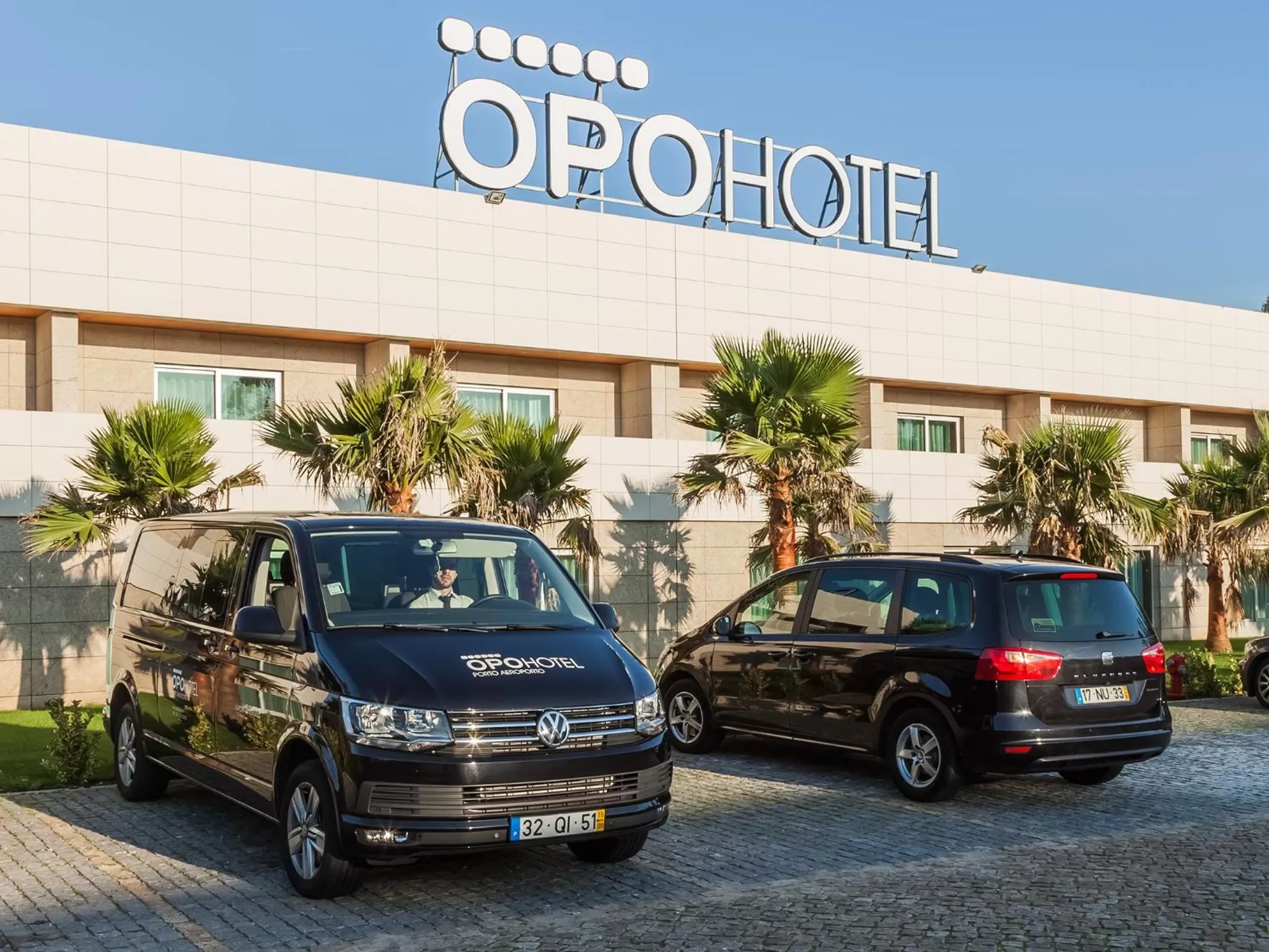 Property building in OPOHOTEL Porto Aeroporto