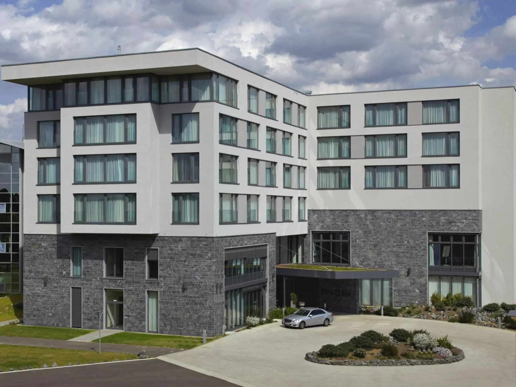 Property building in Hotel Fire & Ice Düsseldorf/Neuss