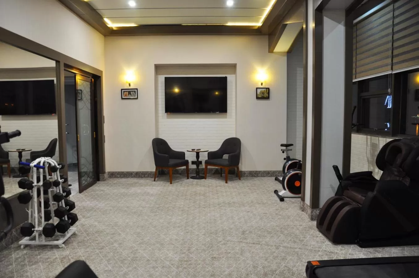 Fitness centre/facilities in Parliament Palace Hotel