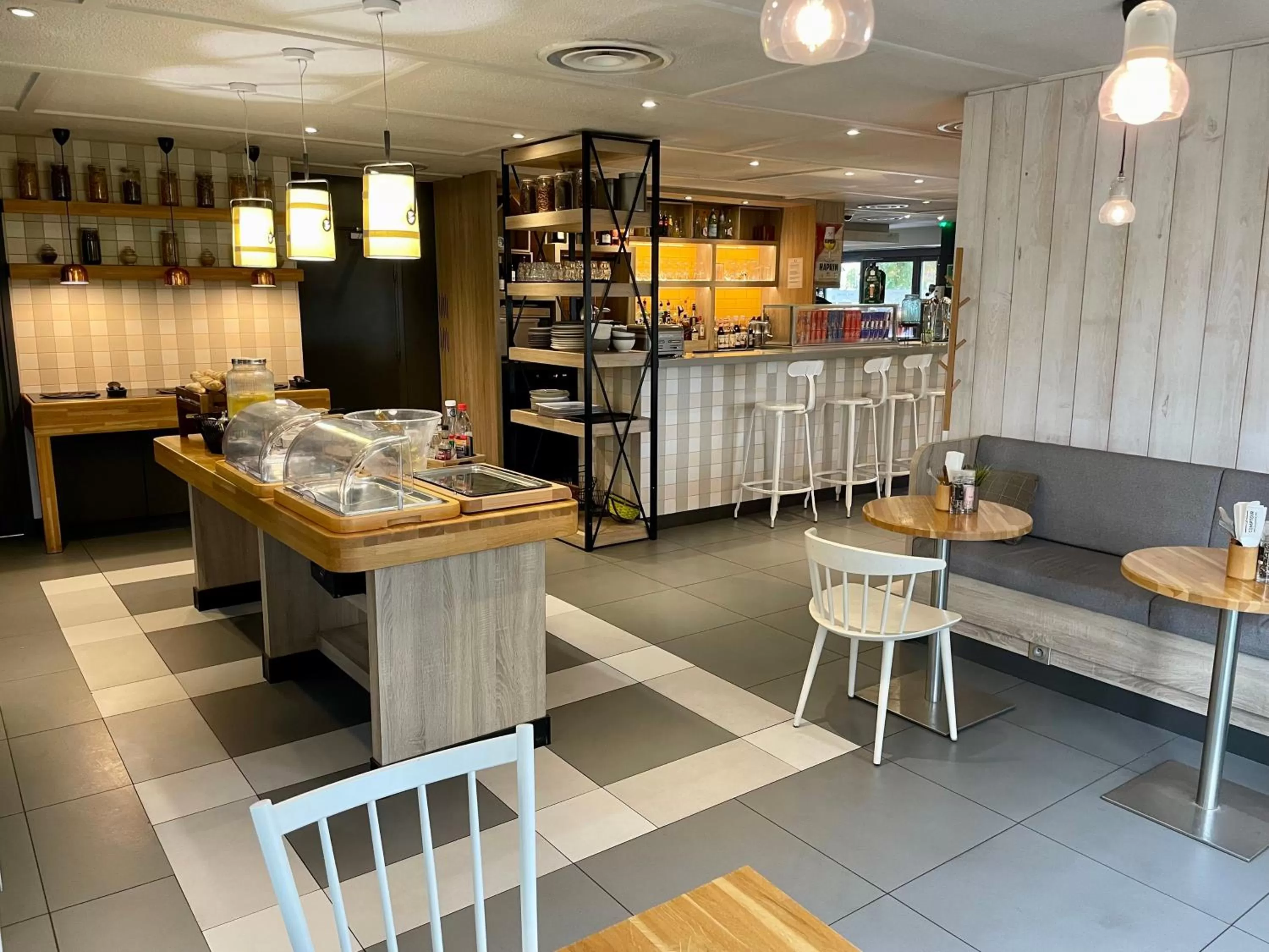 Restaurant/places to eat in Campanile Villepinte - Parc des Expositions