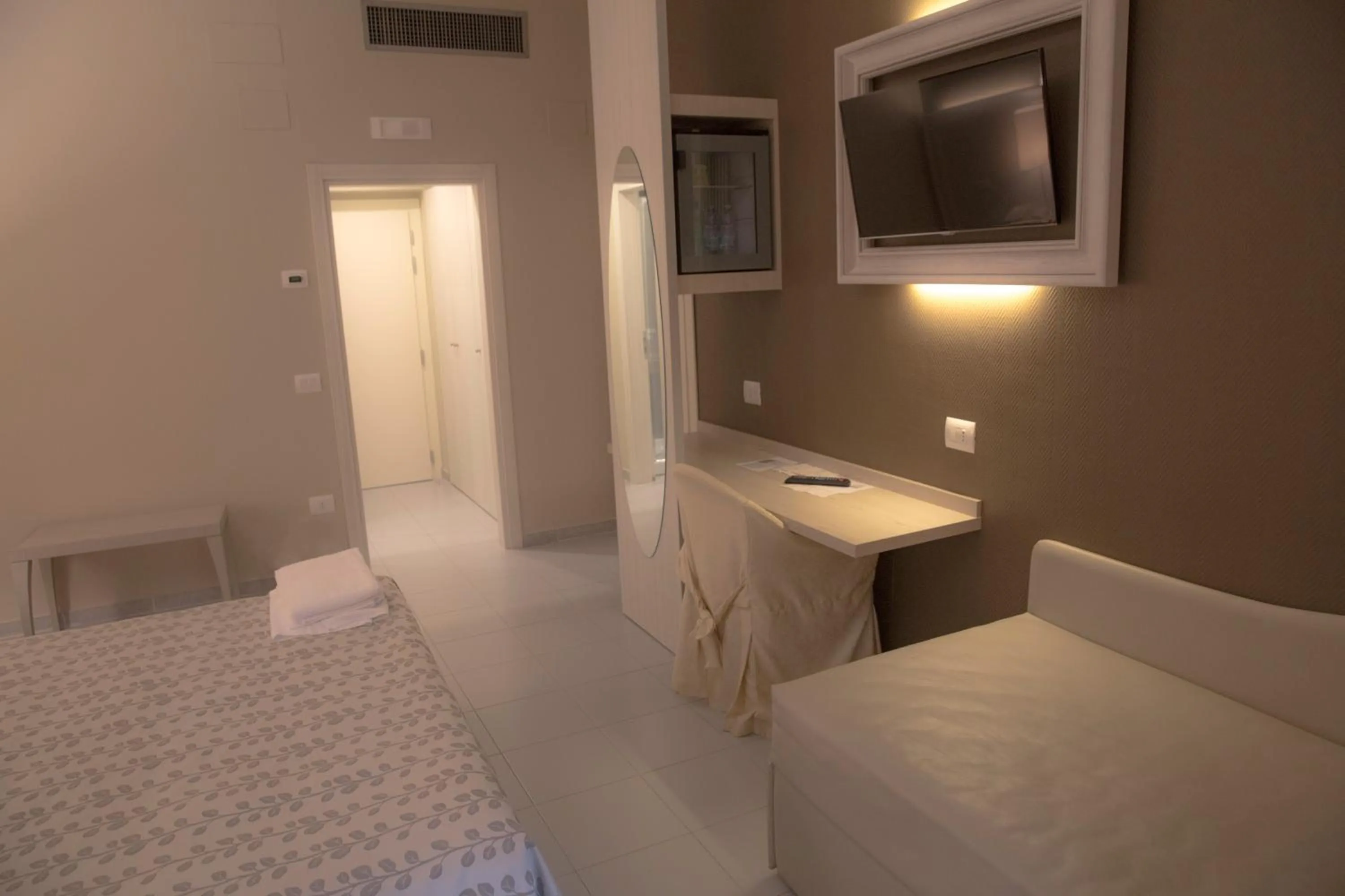 Bedroom, Bed in Hotel Degli Ulivi