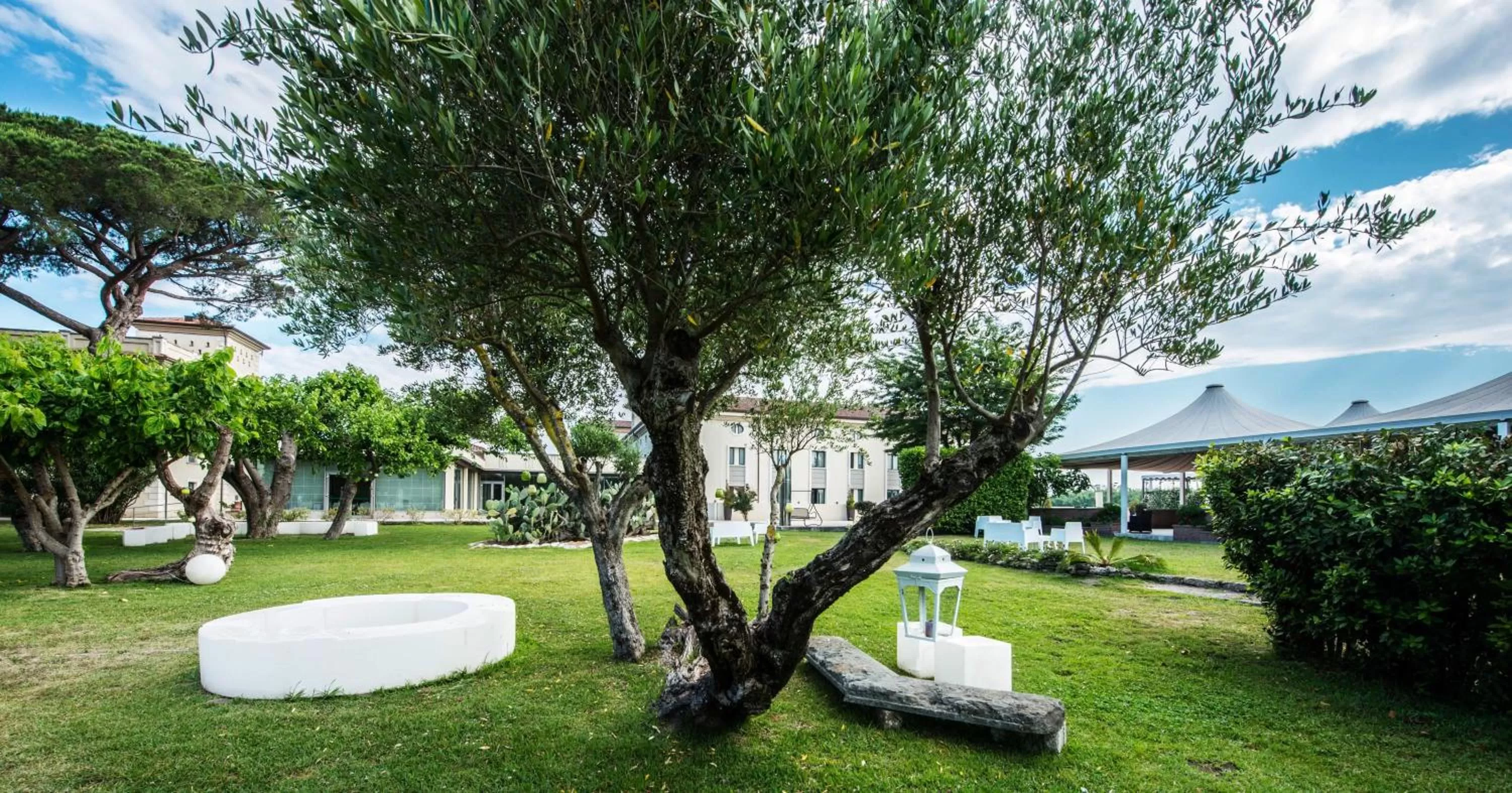 Garden in Grand Hotel Paestum