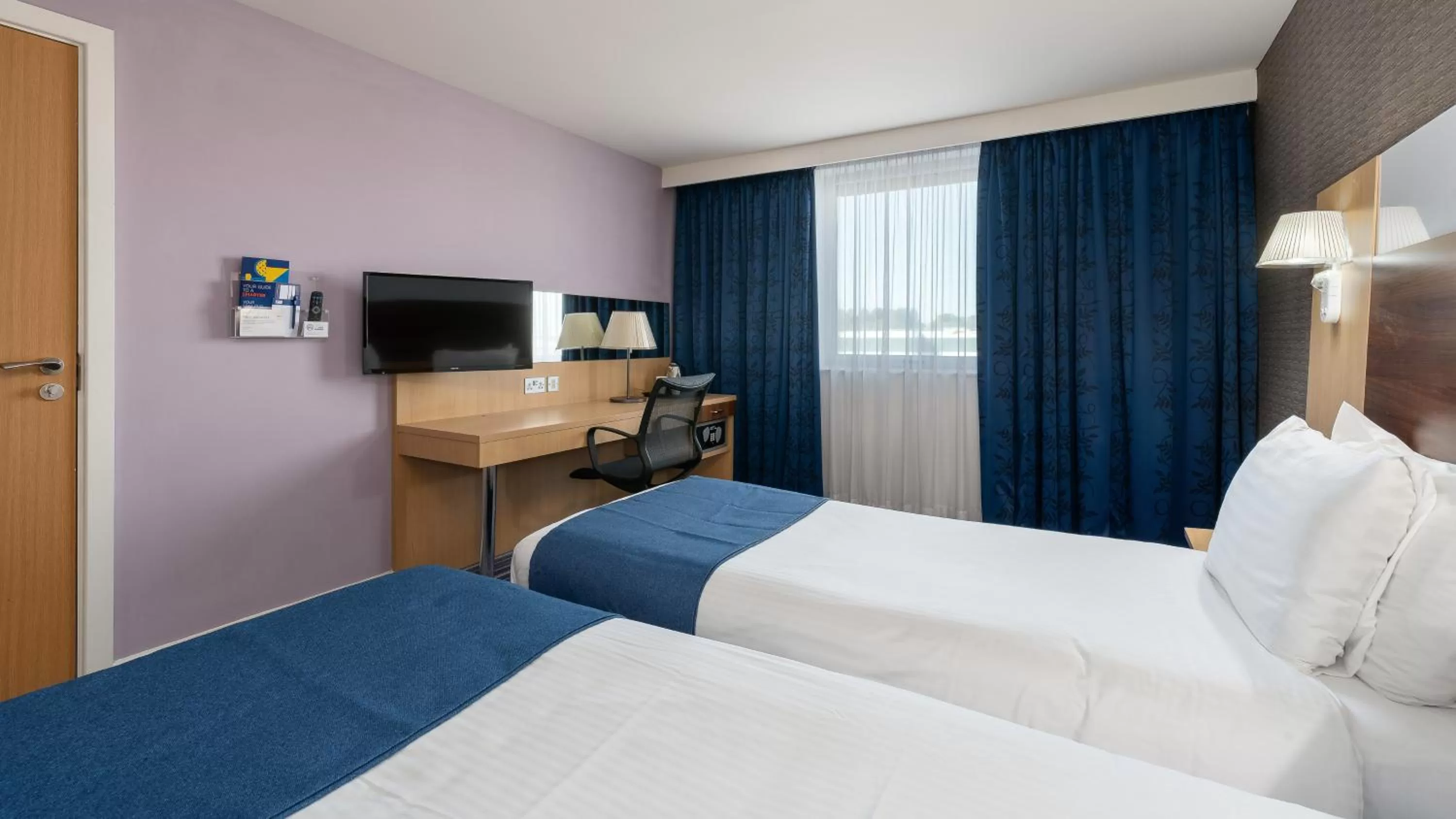 TV and multimedia, Bed in Holiday Inn Express Leigh - Sports Village by IHG