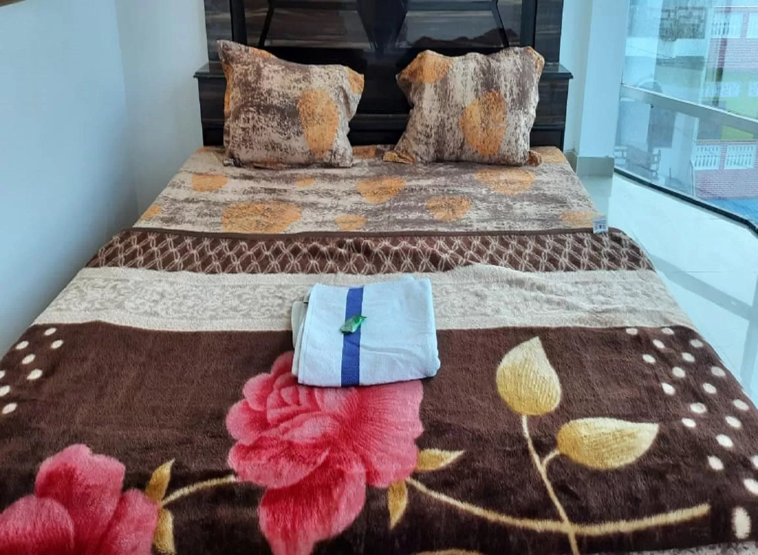 Bedroom, Bed in STAYMAKER Hotel Raj Ganga