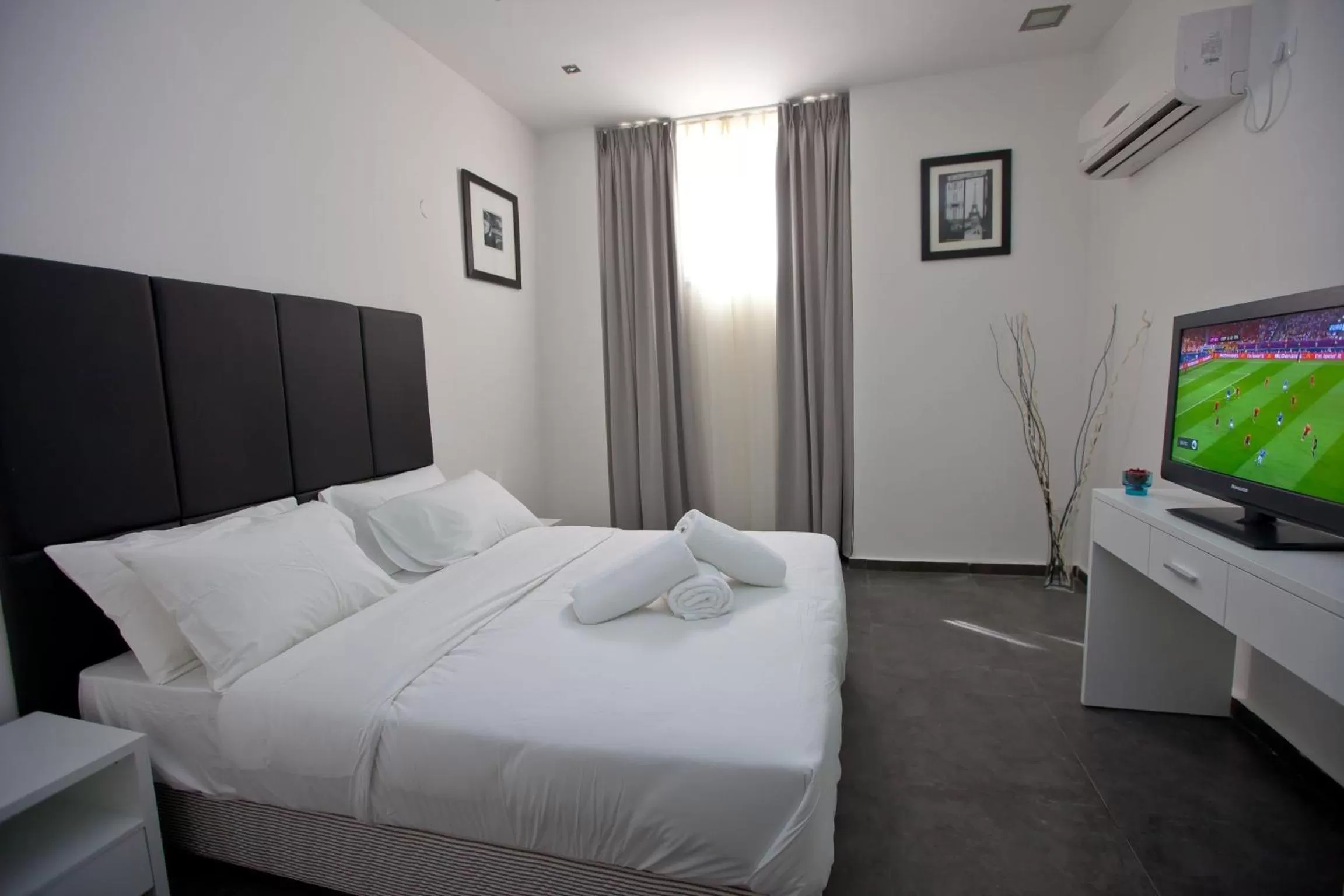 Day, Bed in Geula Suites BY RAPHAEL HOTELS