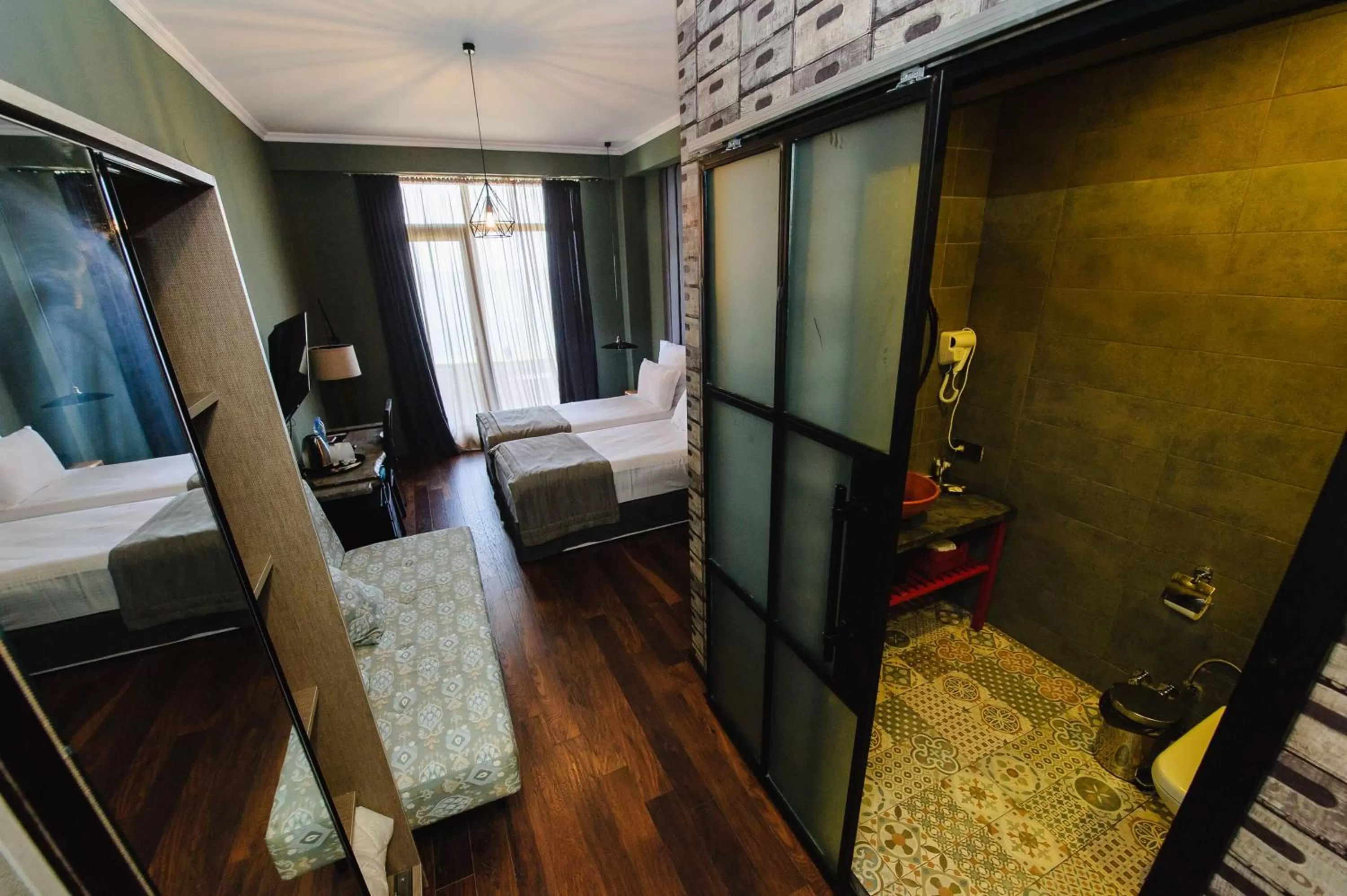 Photo of the whole room in Boulevardside