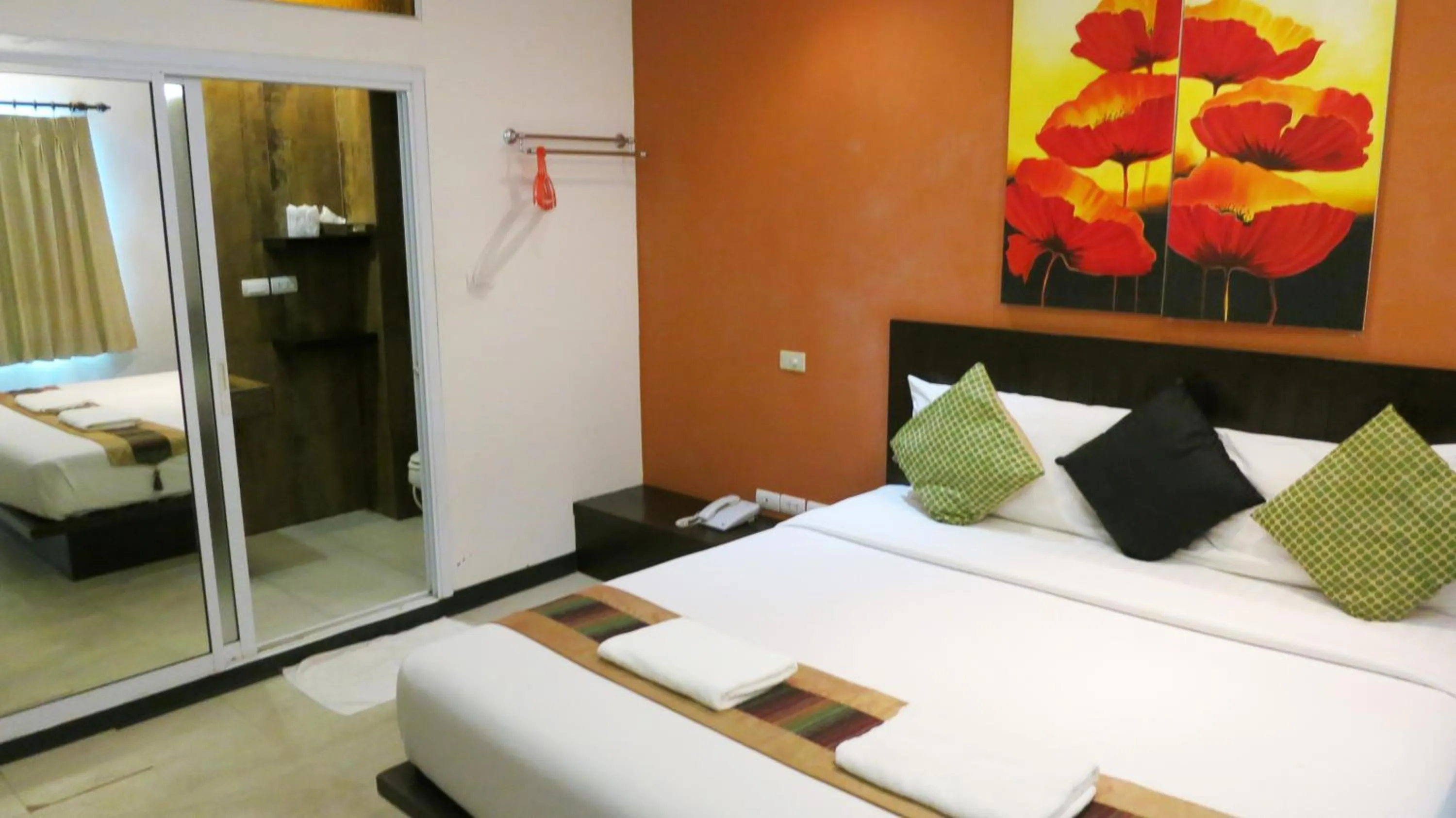 Photo of the whole room, Bed in Queen Boutique Hotel Chaweng