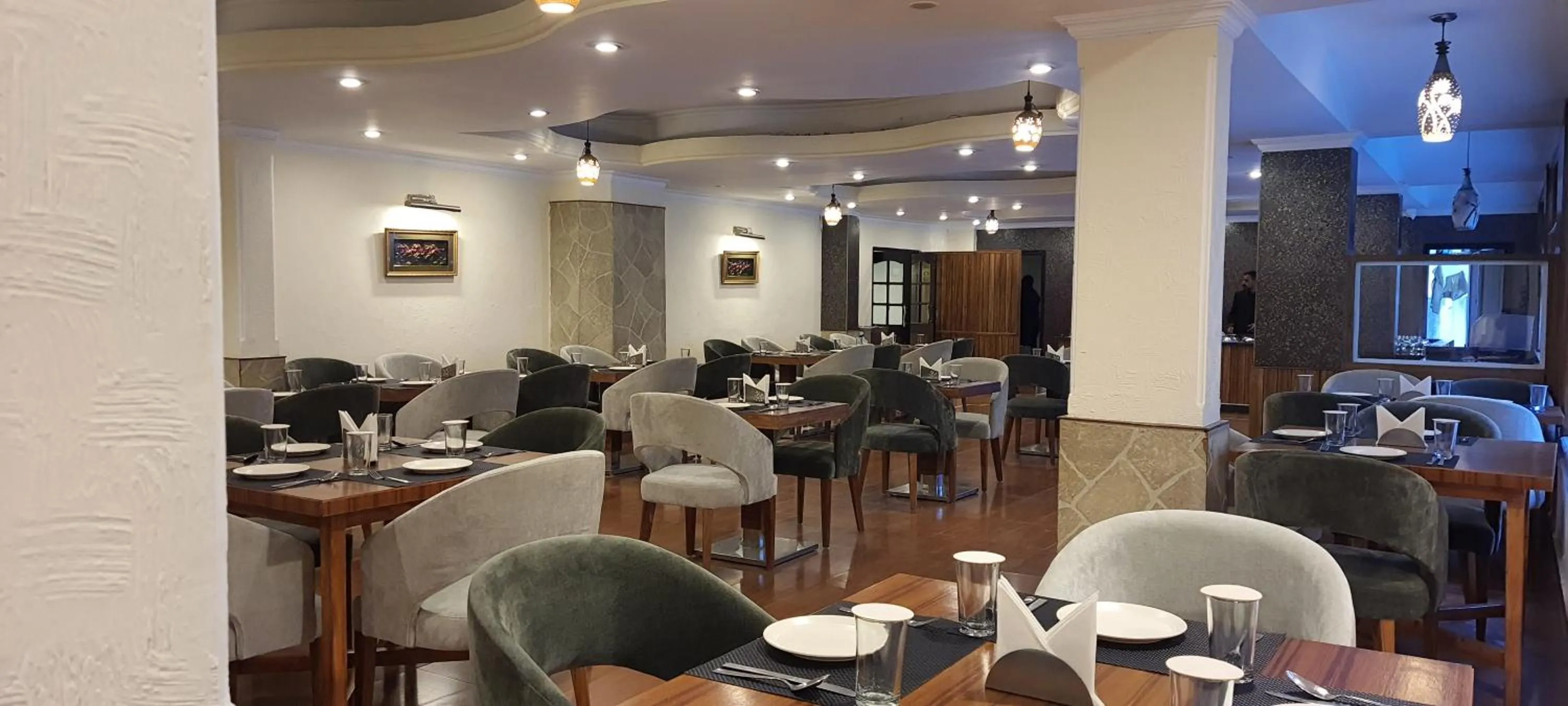 Restaurant/places to eat in Snow Valley Resorts Dalhousie