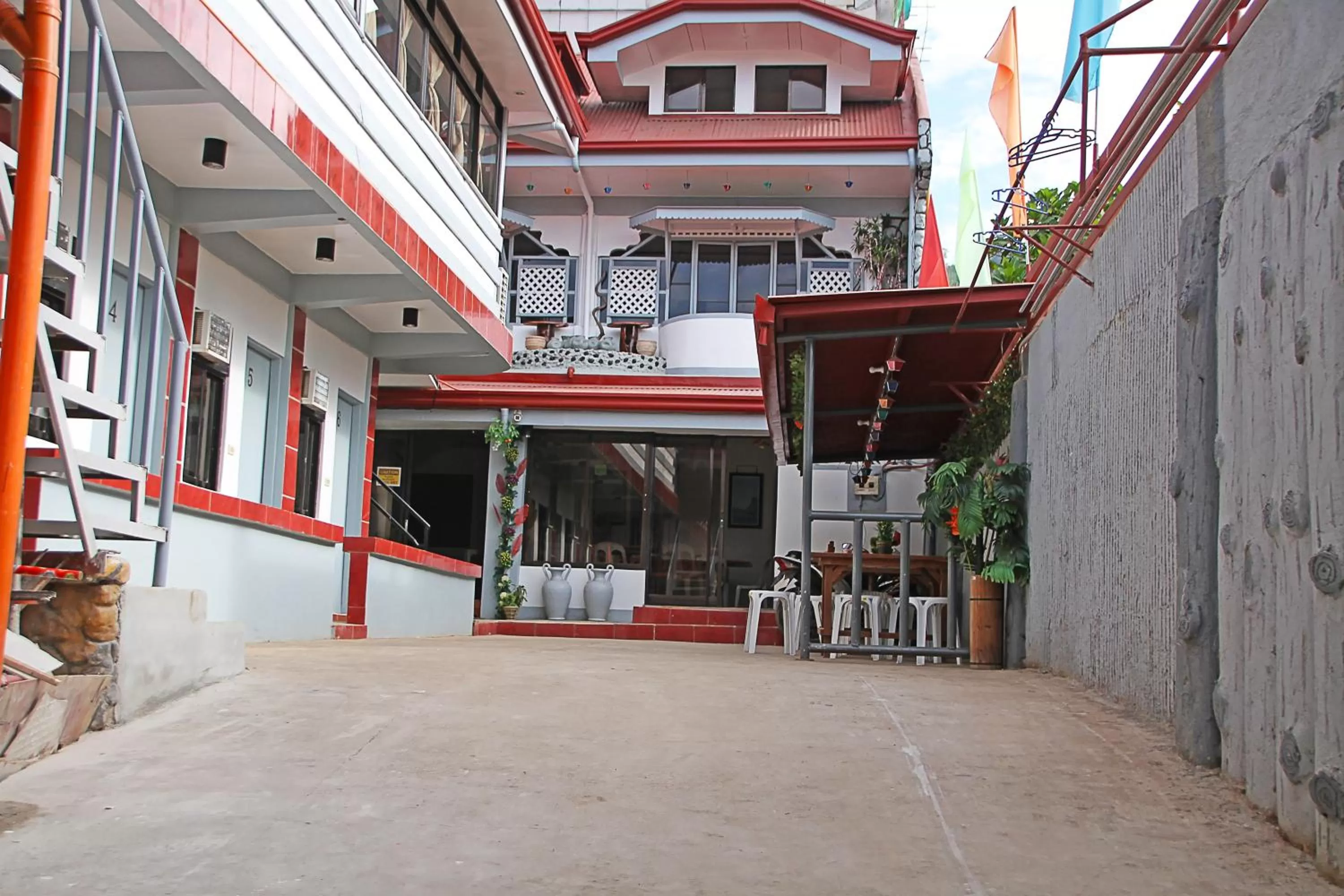 Property building in Mario's Travellers Inn