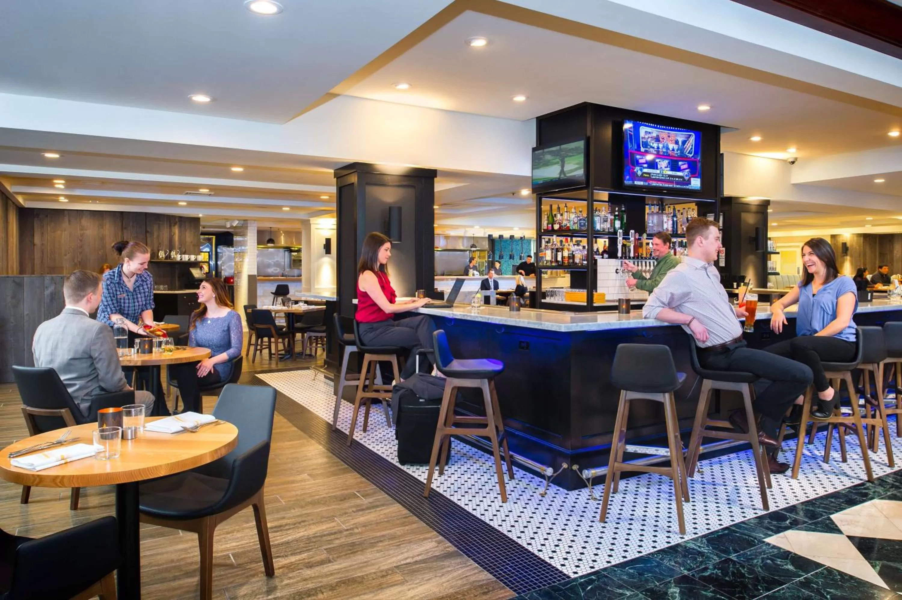 Lounge or bar in Hilton Portland Downtown