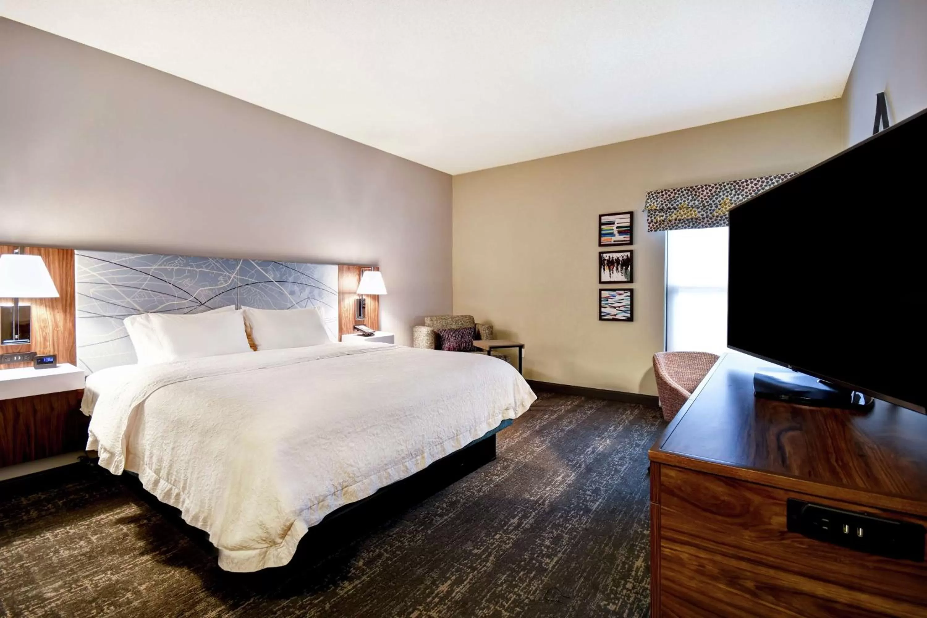 Bedroom, Bed in Hampton Inn Atlanta-Mall Of Georgia