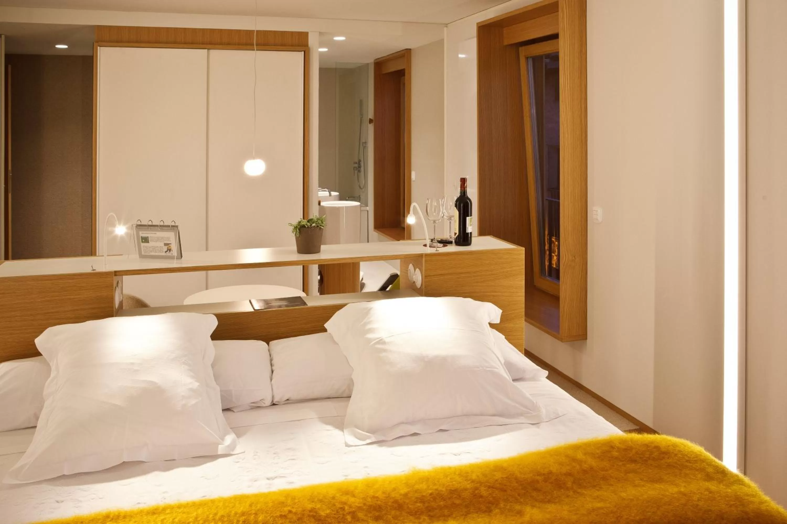 Bed in Hotel Echaurren Relais & Châteaux