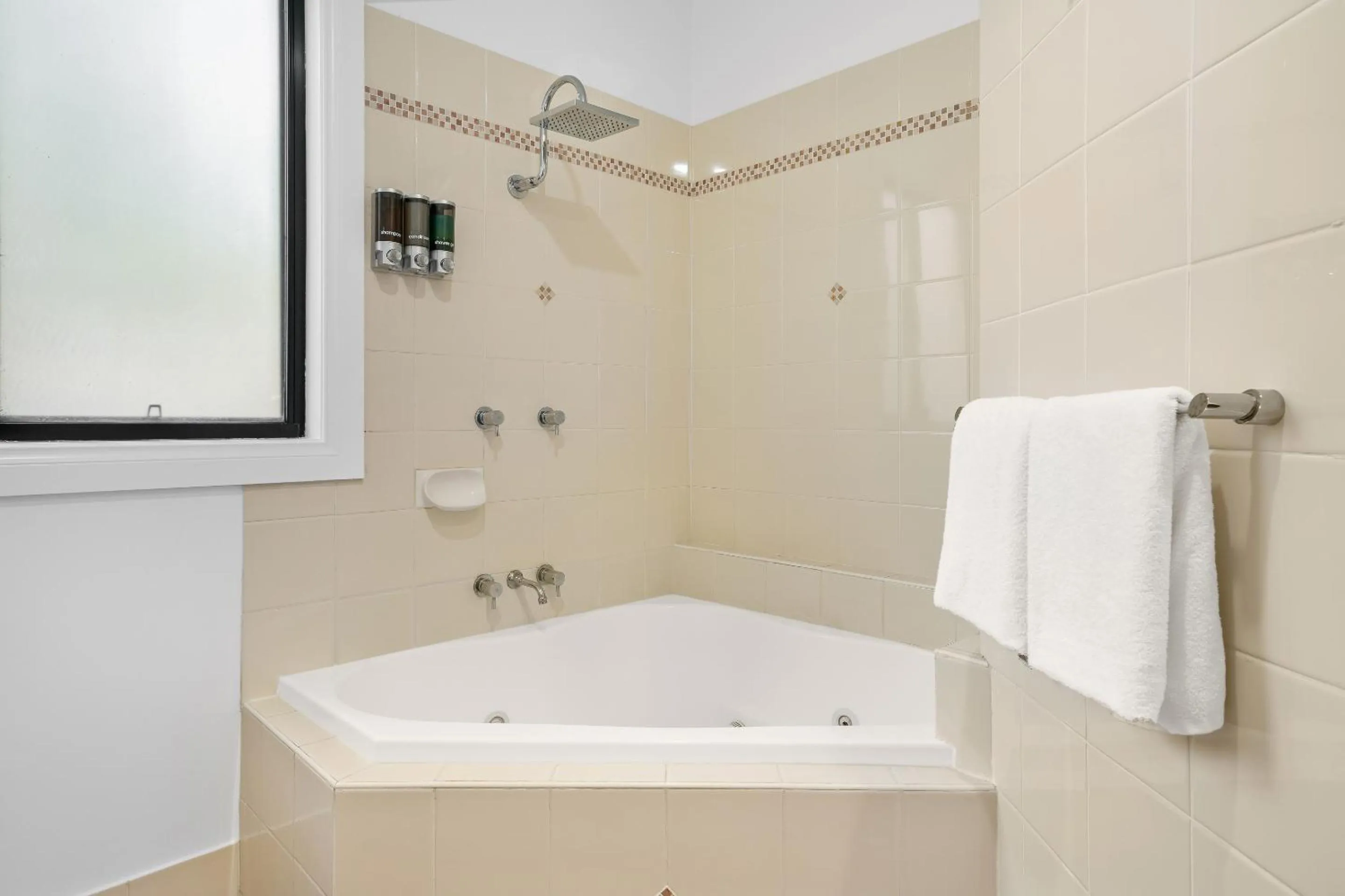 Bathroom in Leisure Inn Pokolbin Hill