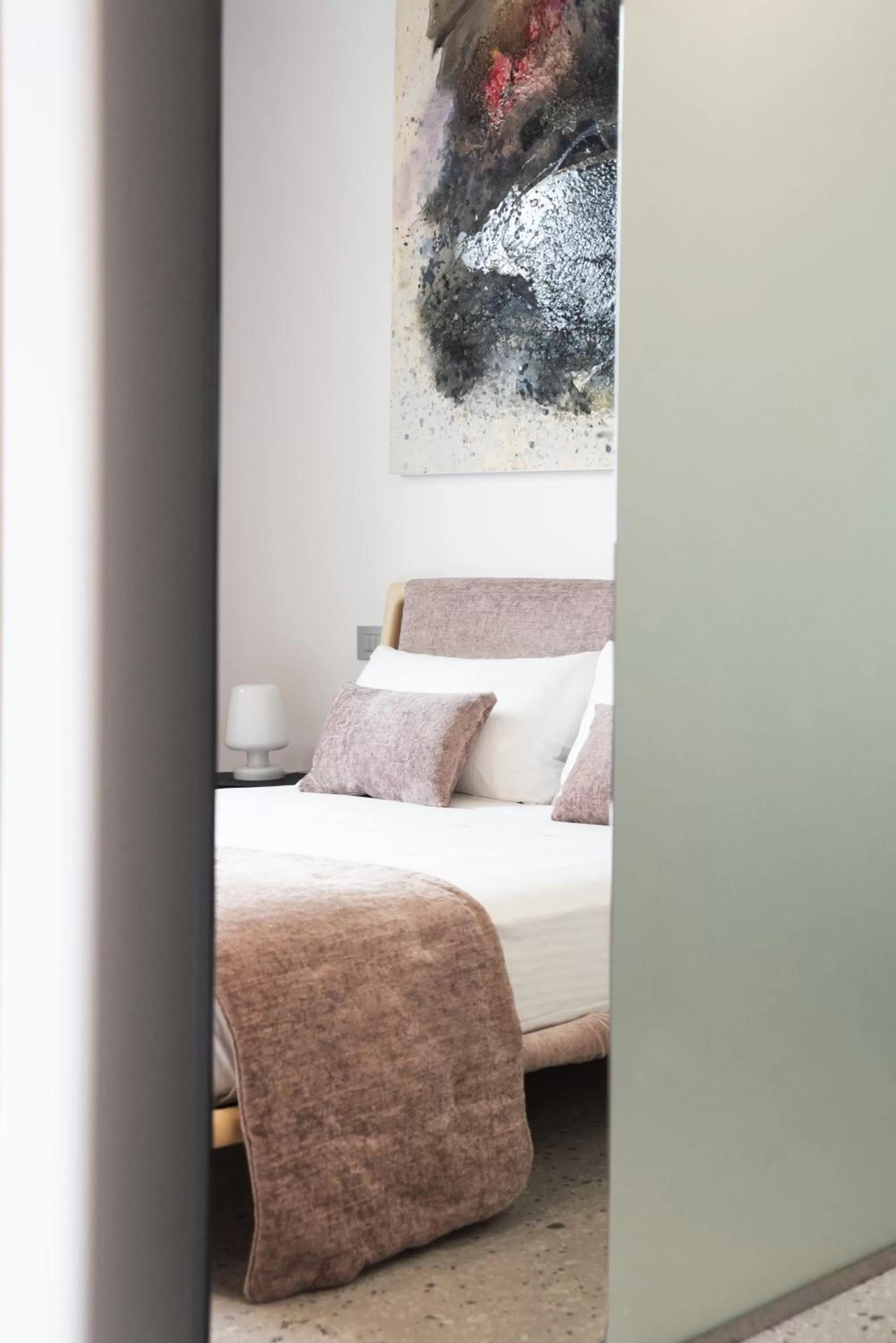 Bed in Lisetta Gardens Boutique & Suites