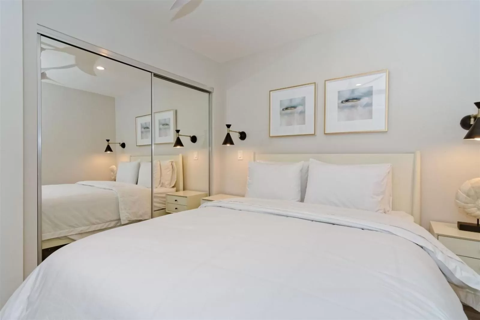 Property building, Bed in Ocean Villas Beach Front