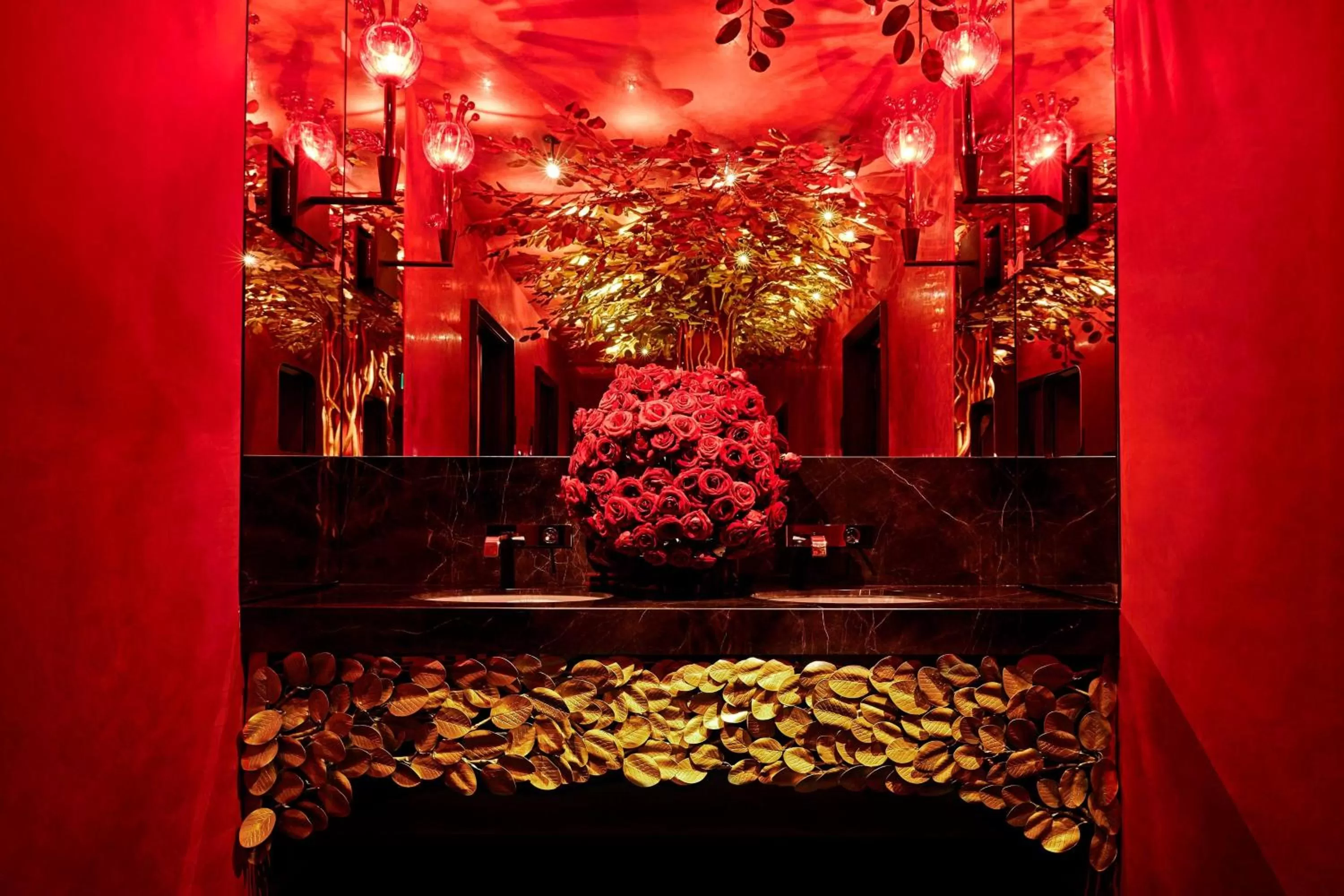 Lounge or bar in The Vagabond Club, a Tribute Portfolio Hotel Singapore