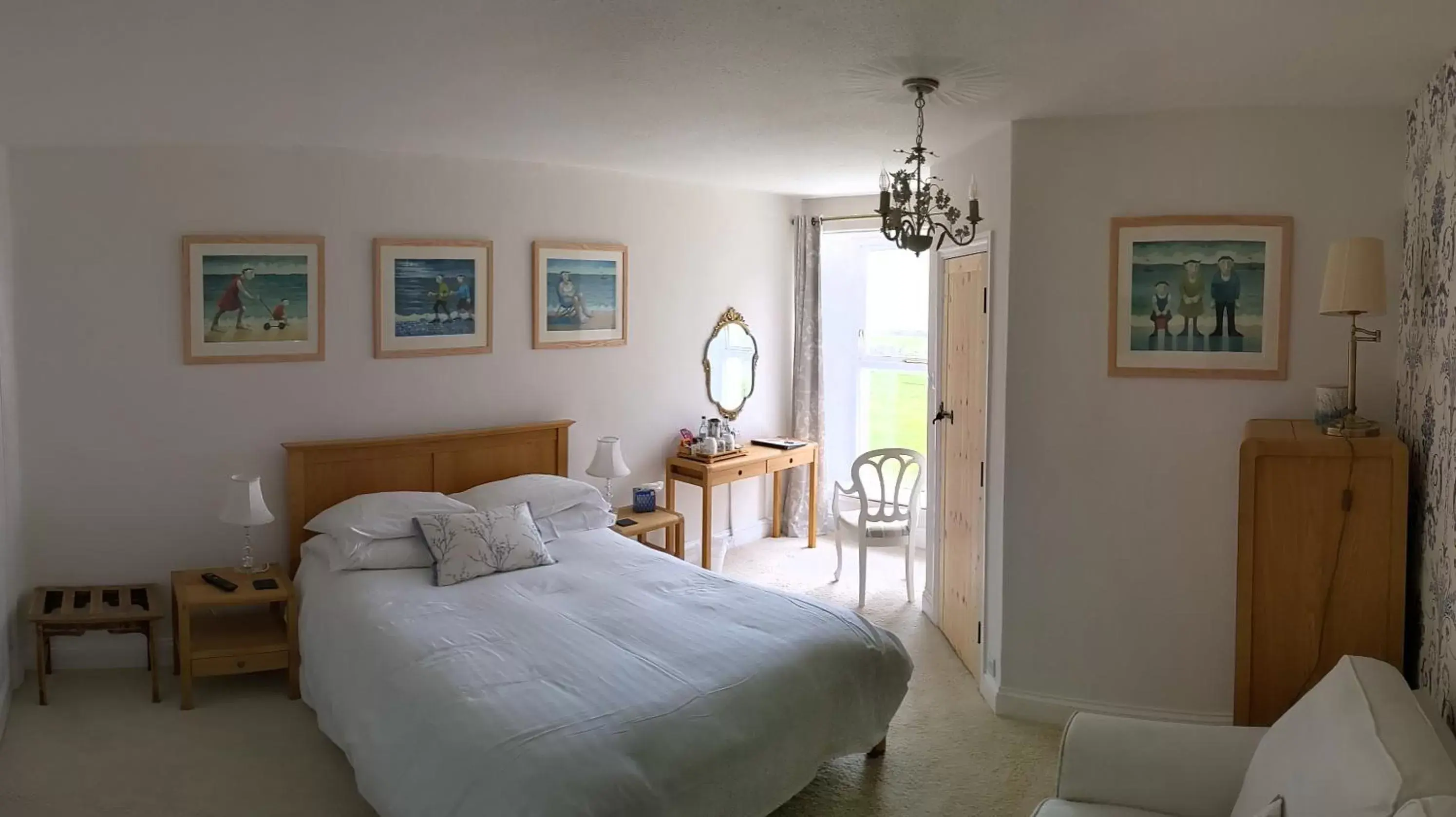 Double Room with Sea View in The Burrows Bed and Breakfast Double Room with Sea View in The Burrows Bed and Breakfast