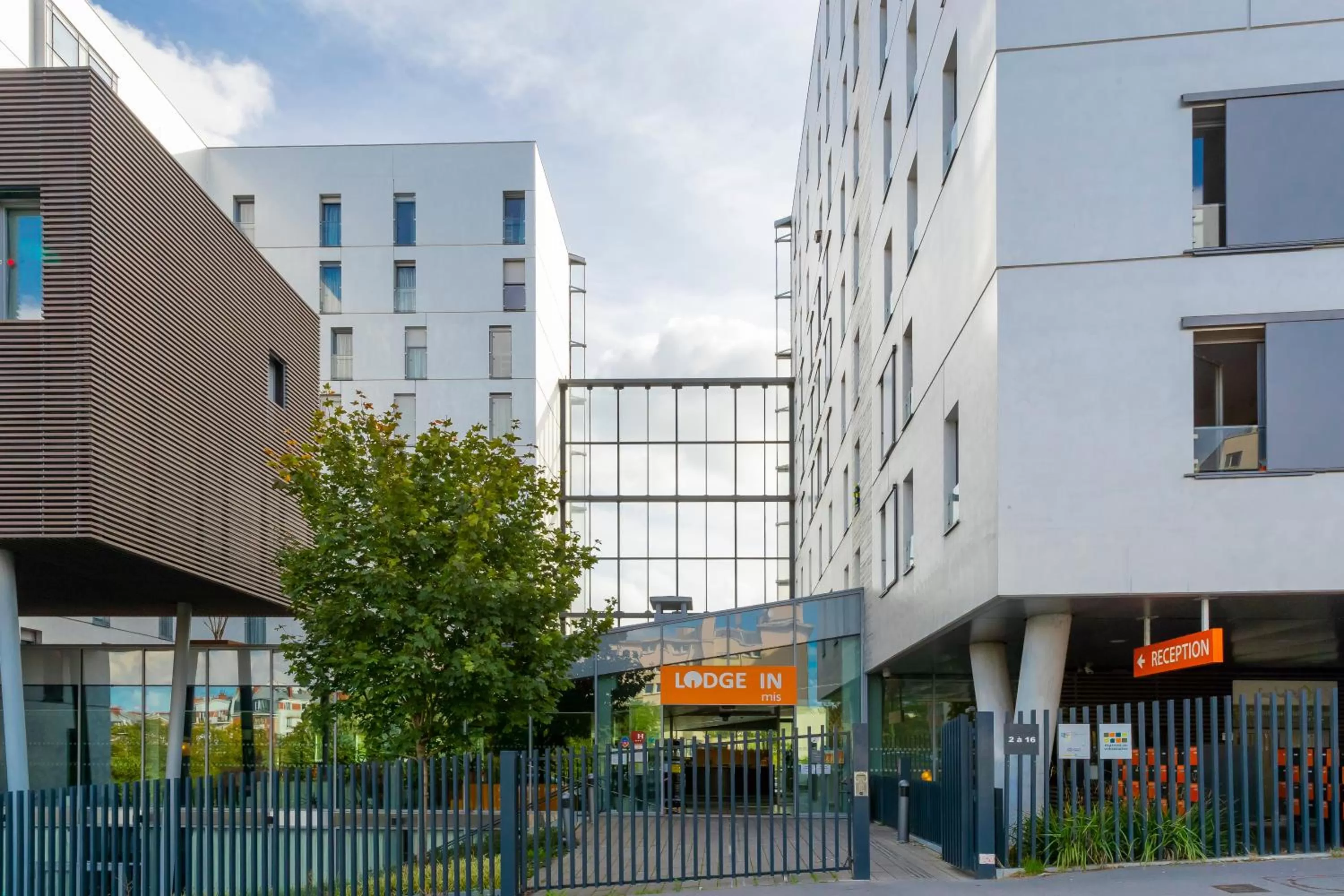 Property building in Hôtel Lodge In Paris 13