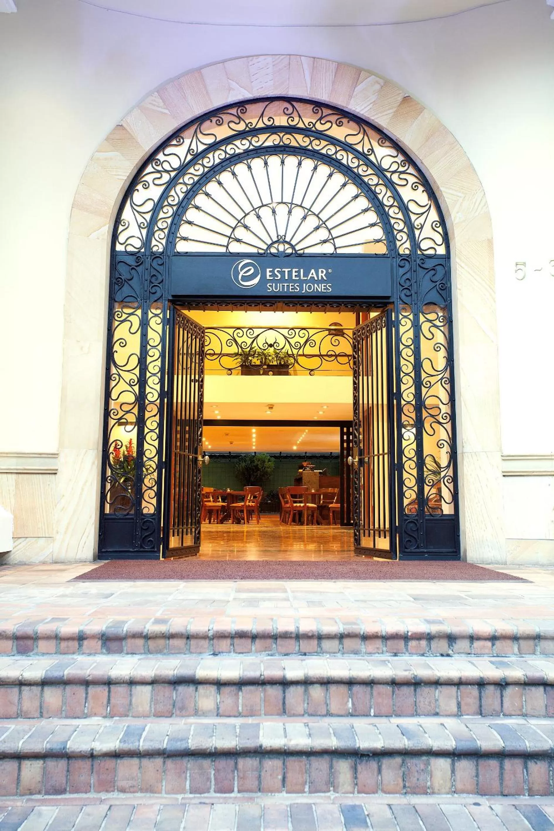 Lobby or reception in Hotel Estelar Suites Jones