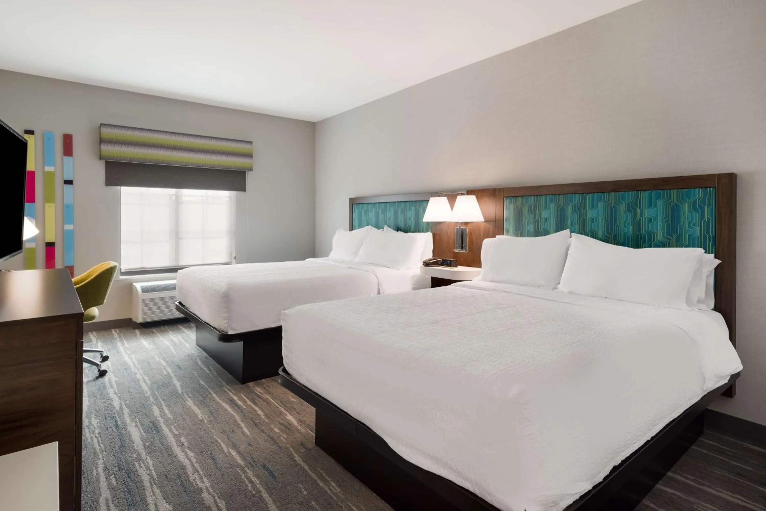 Bed in Hampton Inn Concord