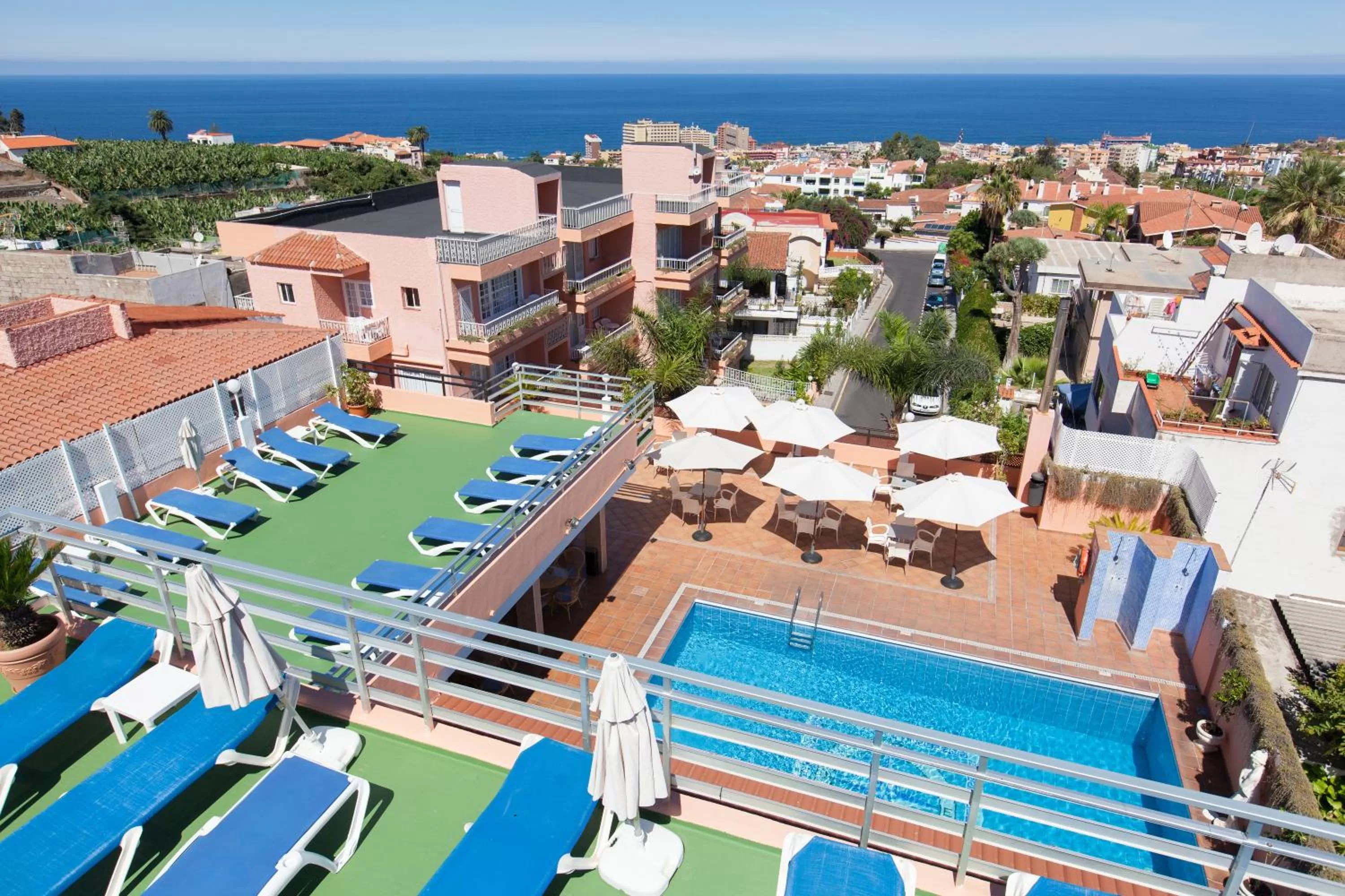 Area and facilities in Globales Acuario