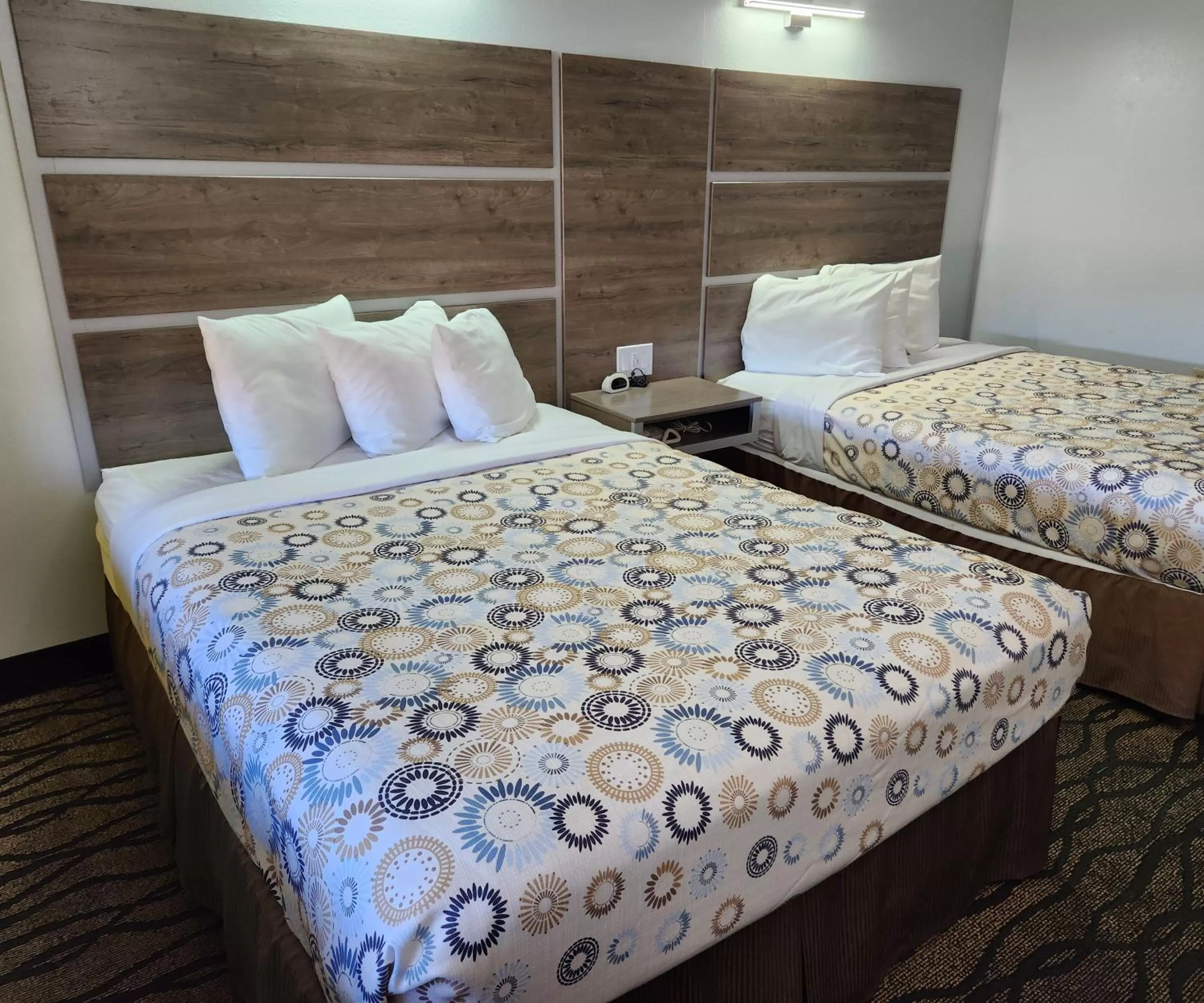 Bed in Desert Inn Tucumcari