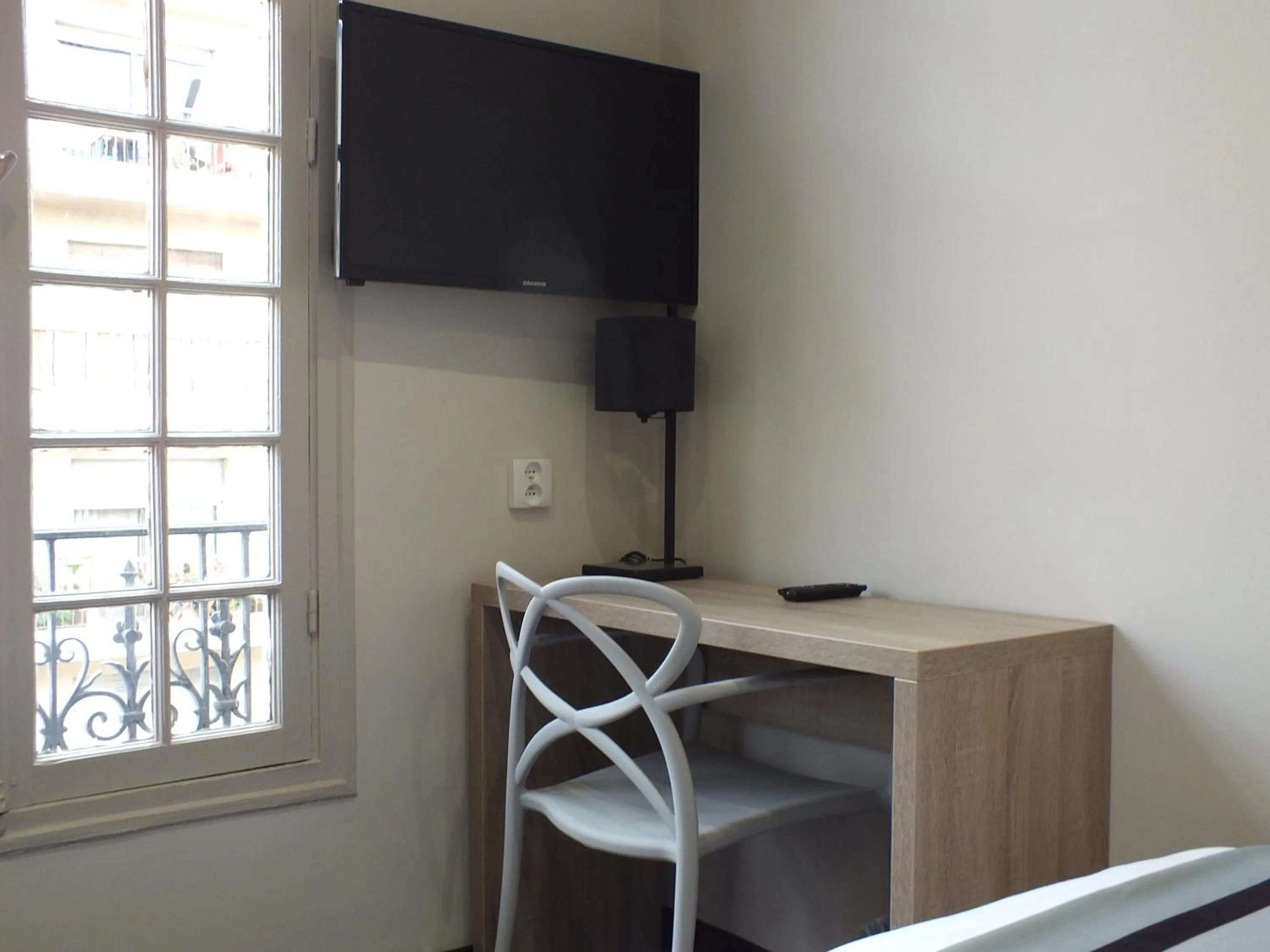 TV and multimedia in Hotel Paganini