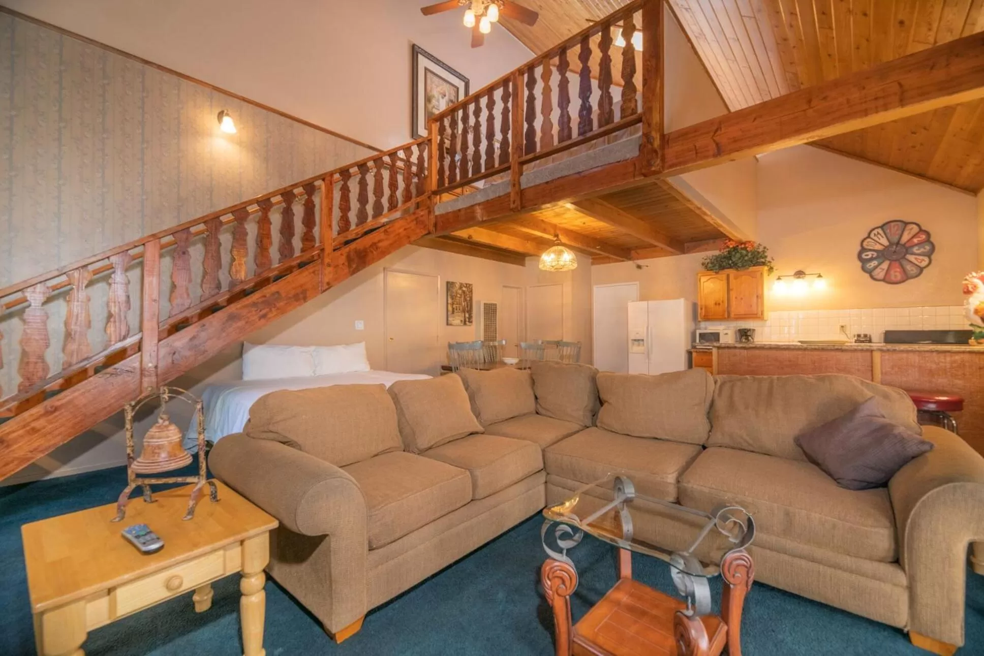 Photo of the whole room in Black Forest Lodge