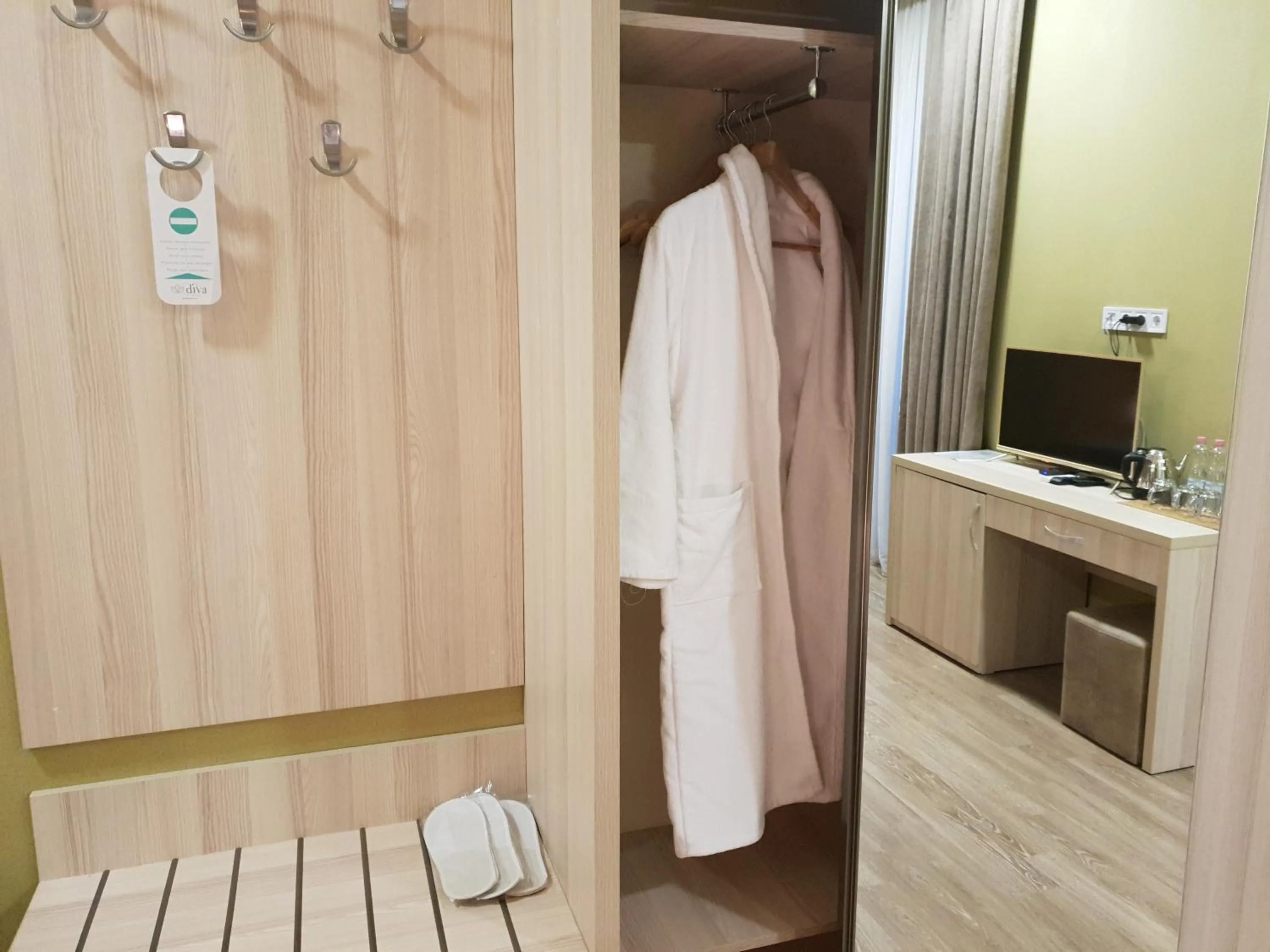 wardrobe in Cherry Garden