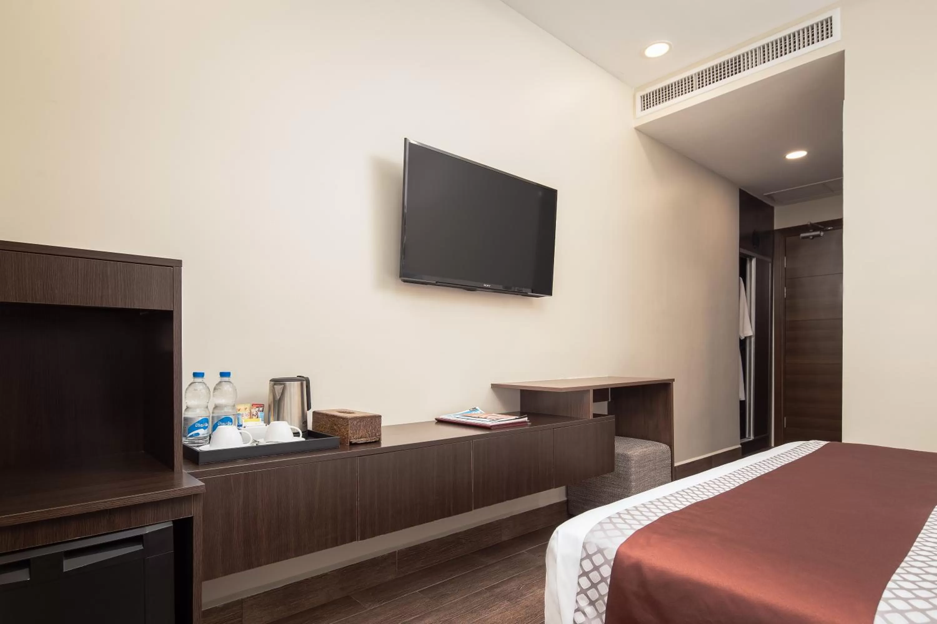 Photo of the whole room, Bed in HM Grand Central Hotel