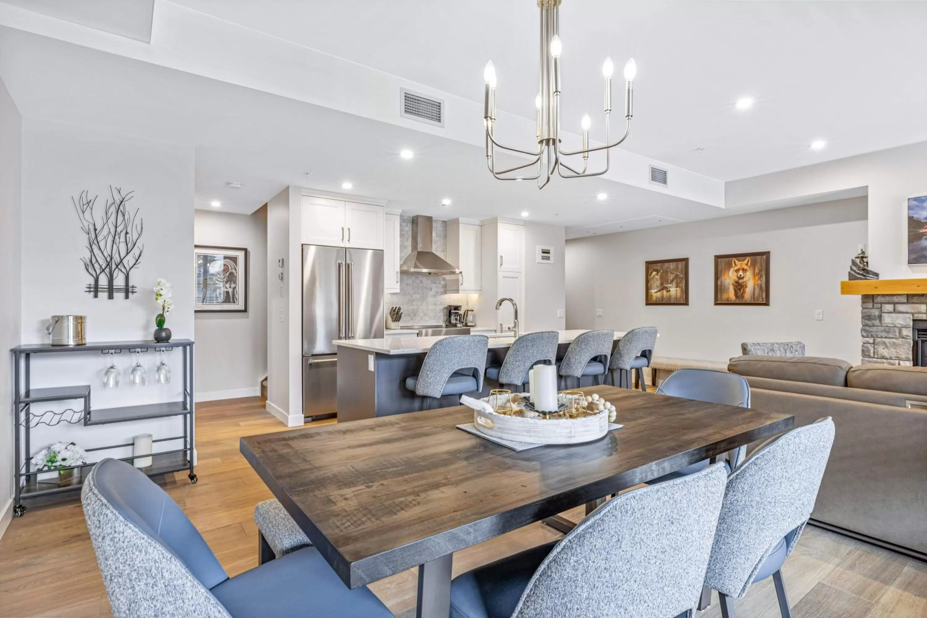 Dining area in Spring Creek Vacations