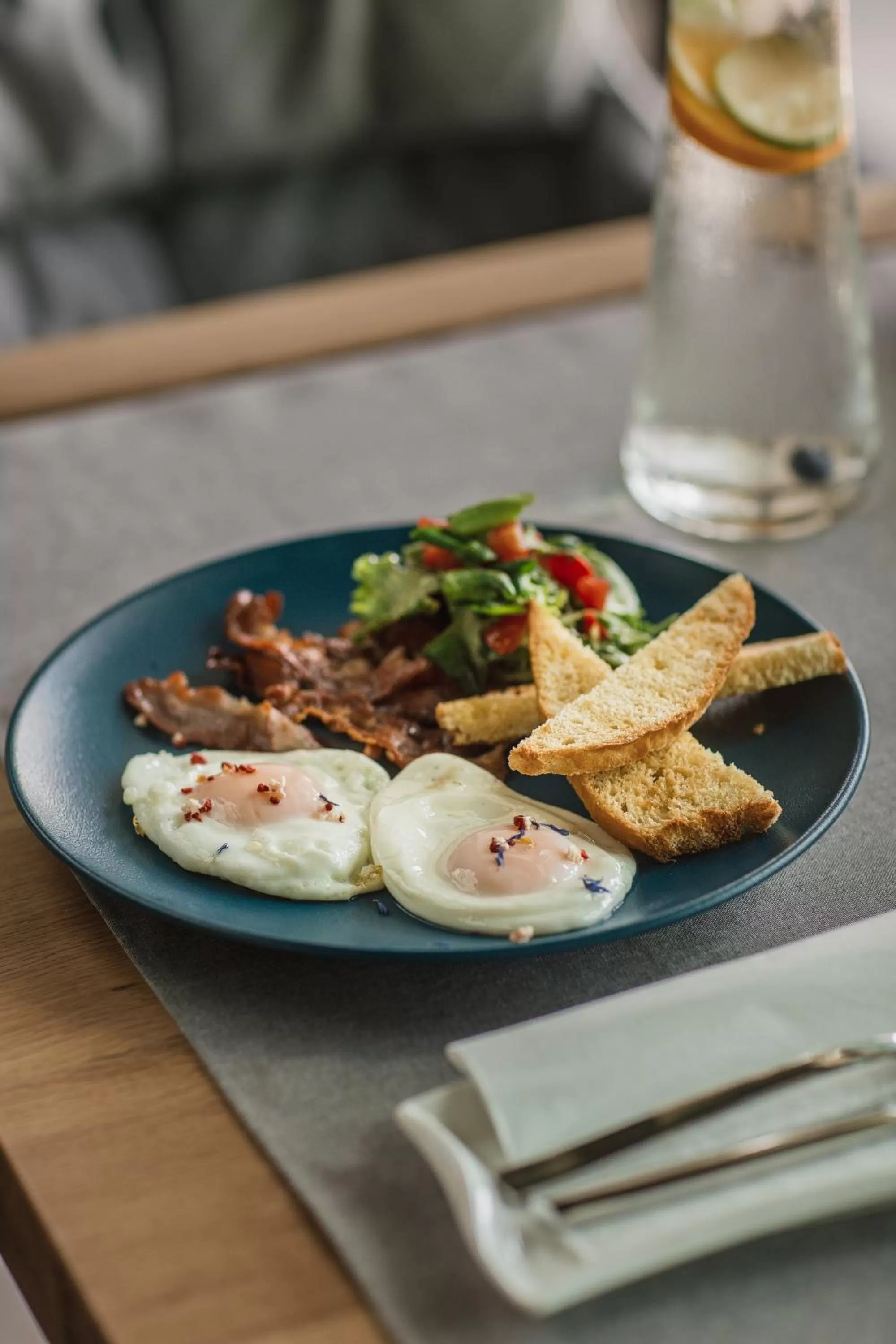 Breakfast in Mava Apartamente