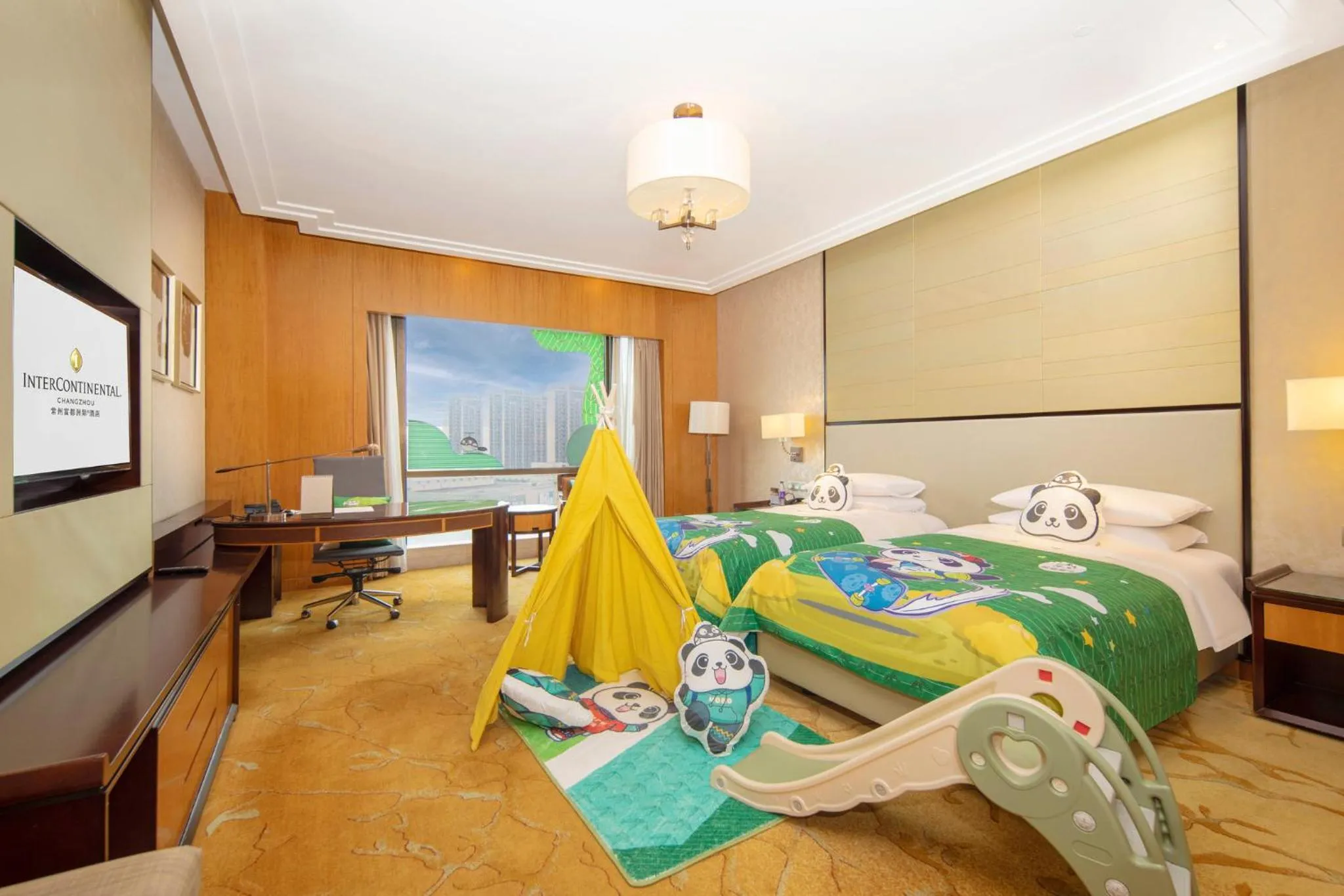 Photo of the whole room, Bed in InterContinental Changzhou by IHG