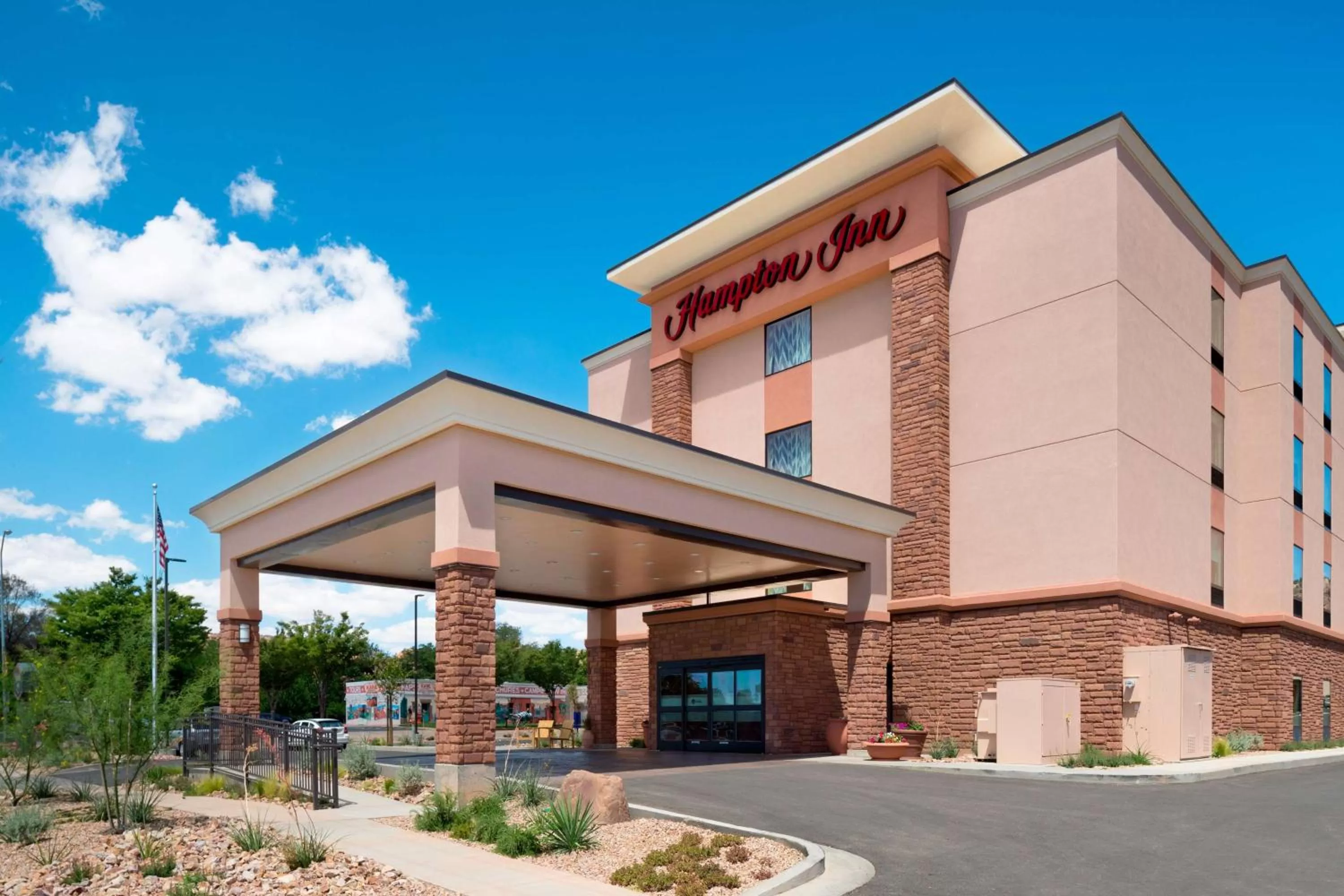 Property building in Hampton Inn Kanab