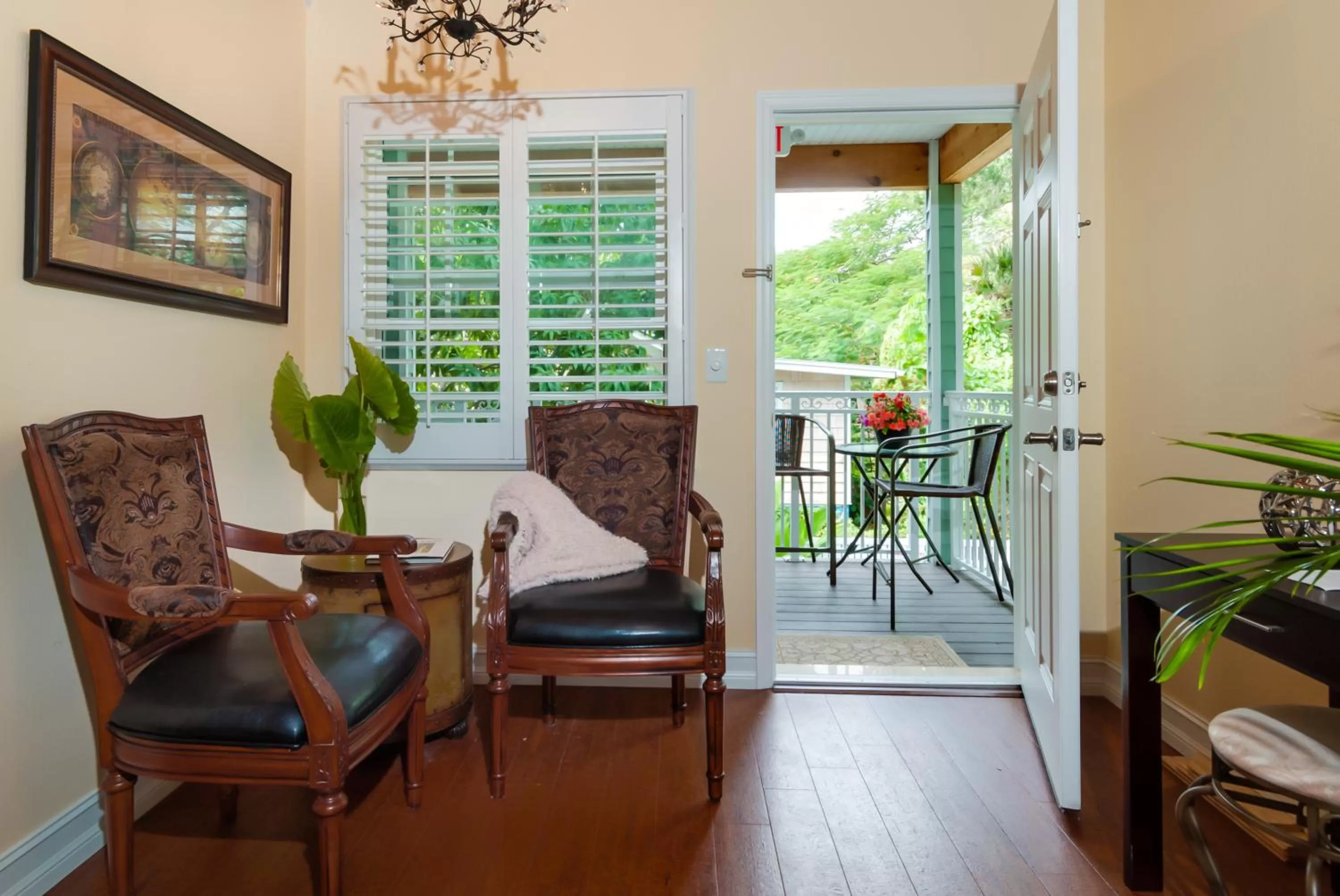Bedroom, Seating Area in SeaGlass Inn Bed and Breakfast