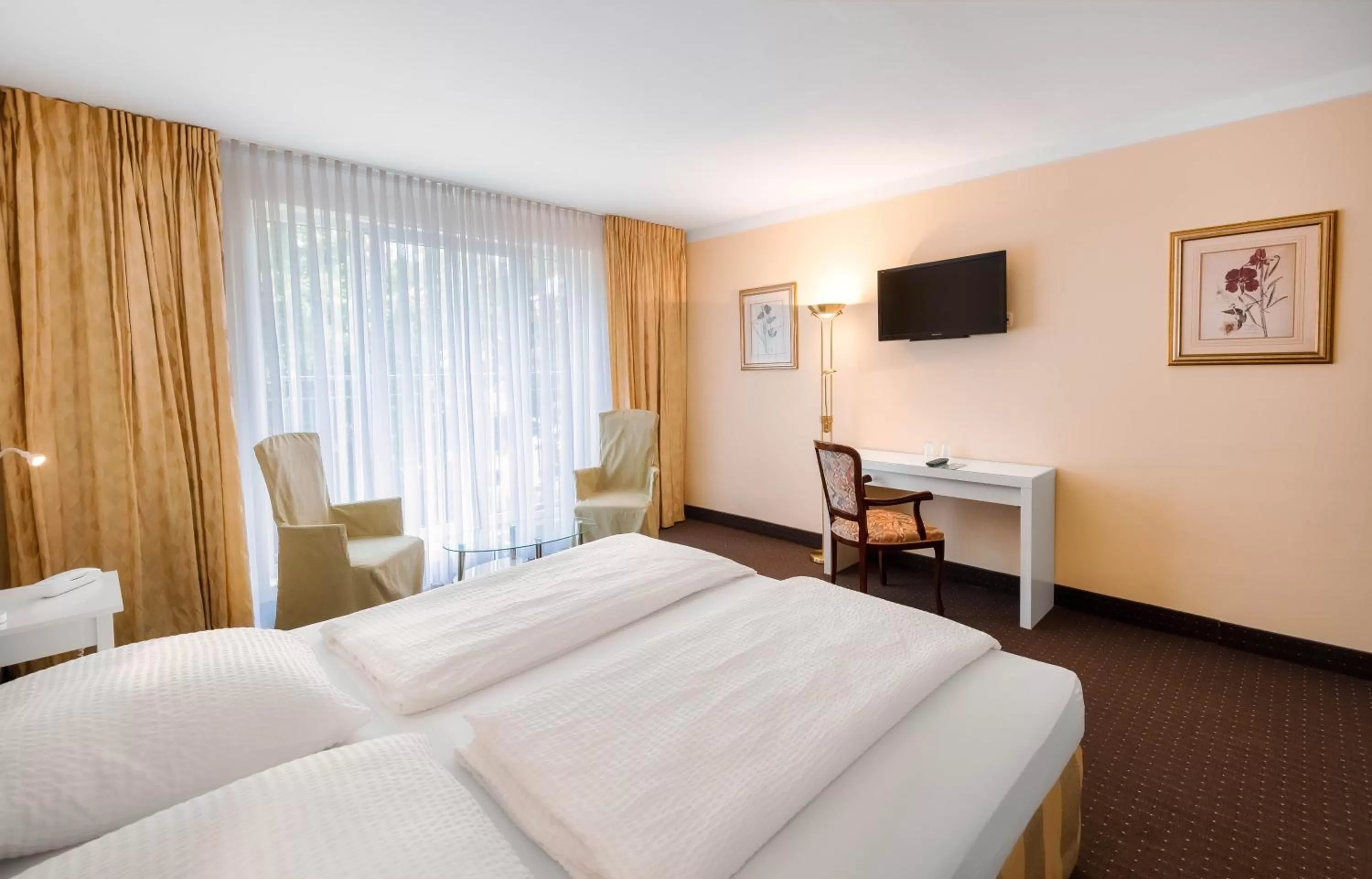 Bedroom, Bed in ALPHA HOTEL Hermann von Salza