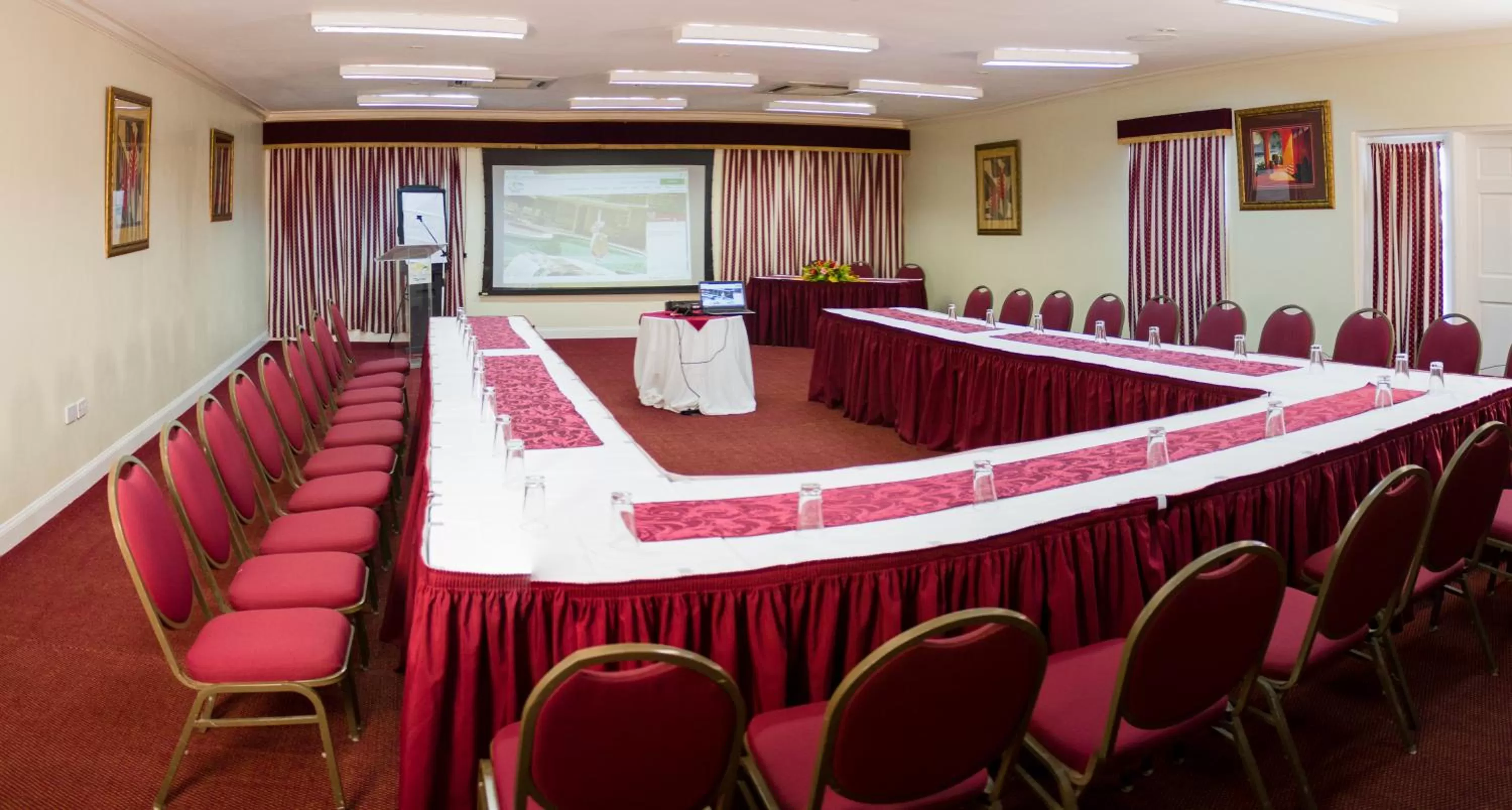 Banquet/Function facilities in Bay Gardens Beach Resort & Spa