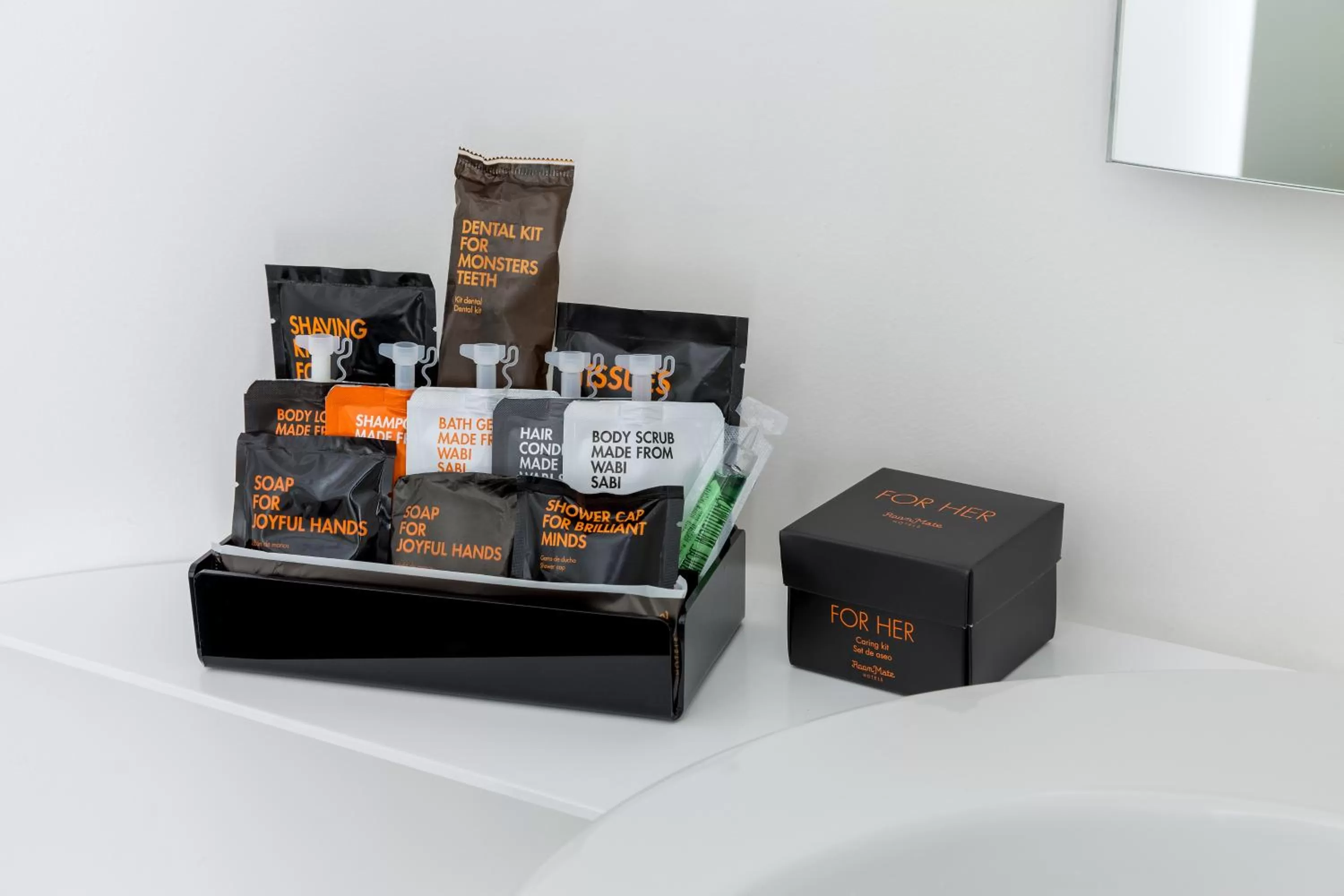 Shower in Room Mate Alicia, Madrid