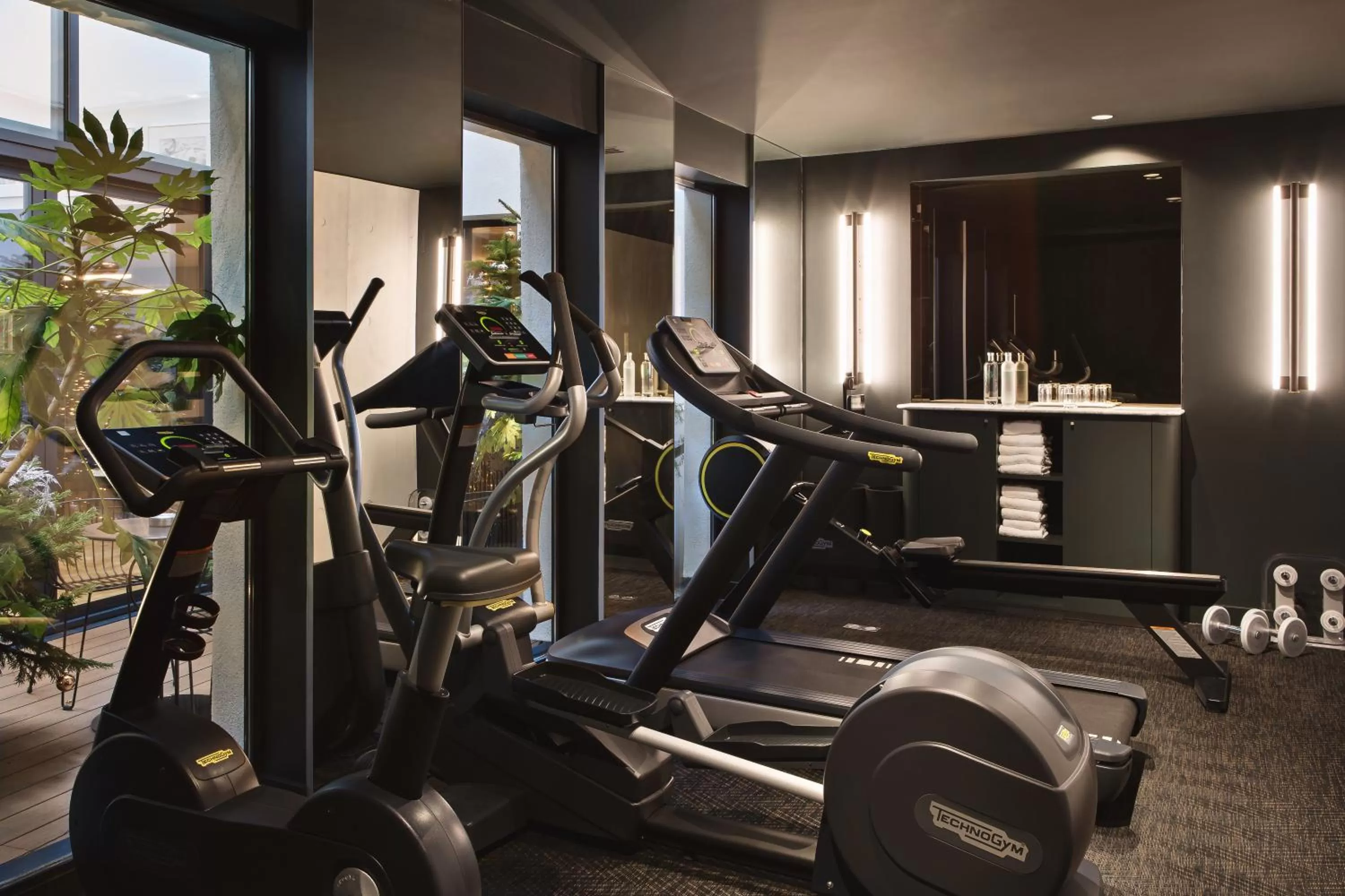 Fitness centre/facilities in Hôtel Wallace, a Member of Design Hotels