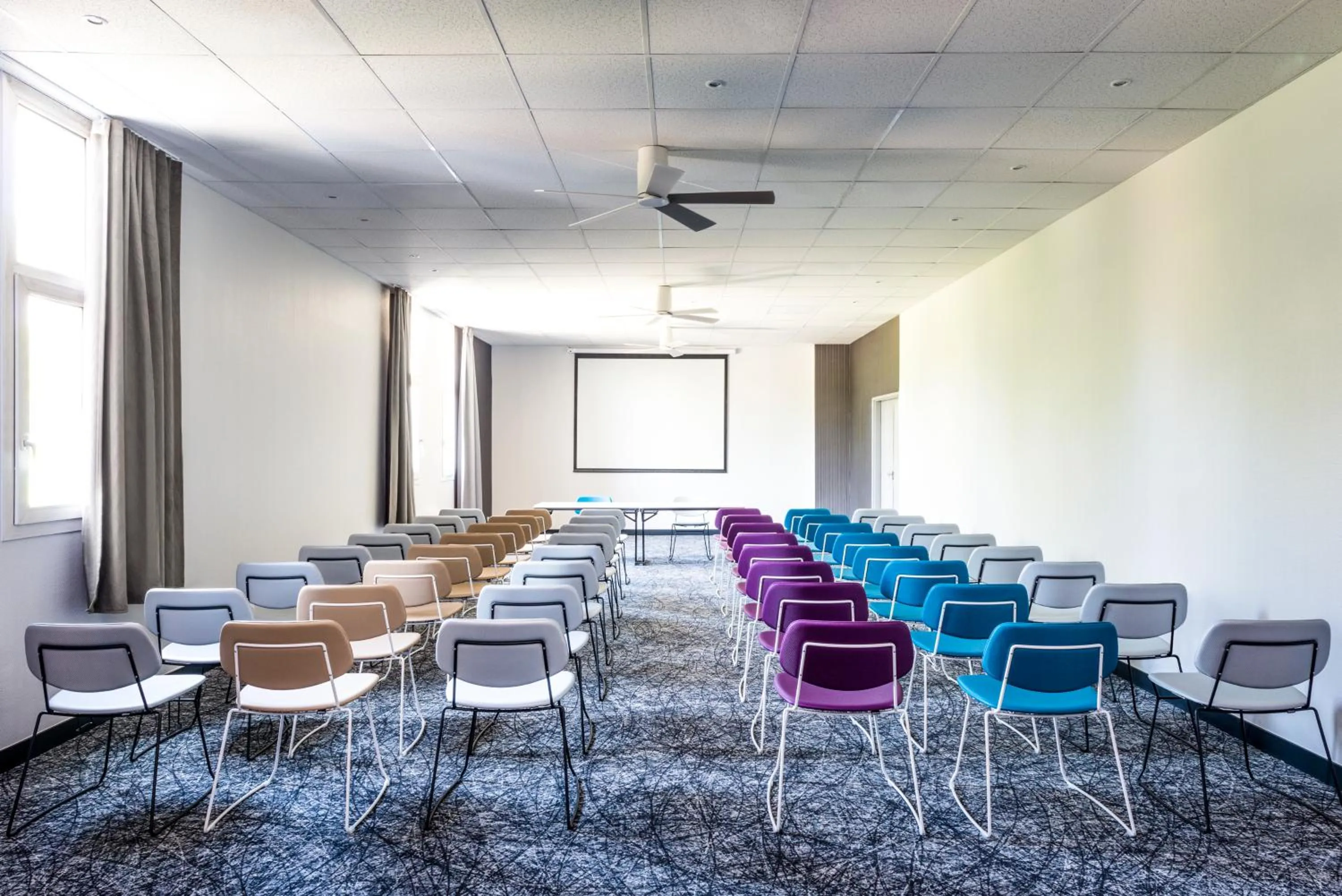 Meeting/conference room in ibis Styles Antony Paris Sud