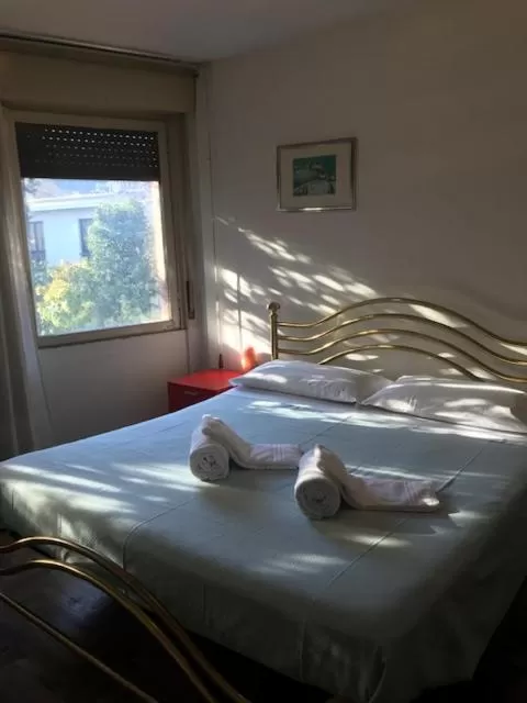 Bedroom, Bed in Hotel Carillon