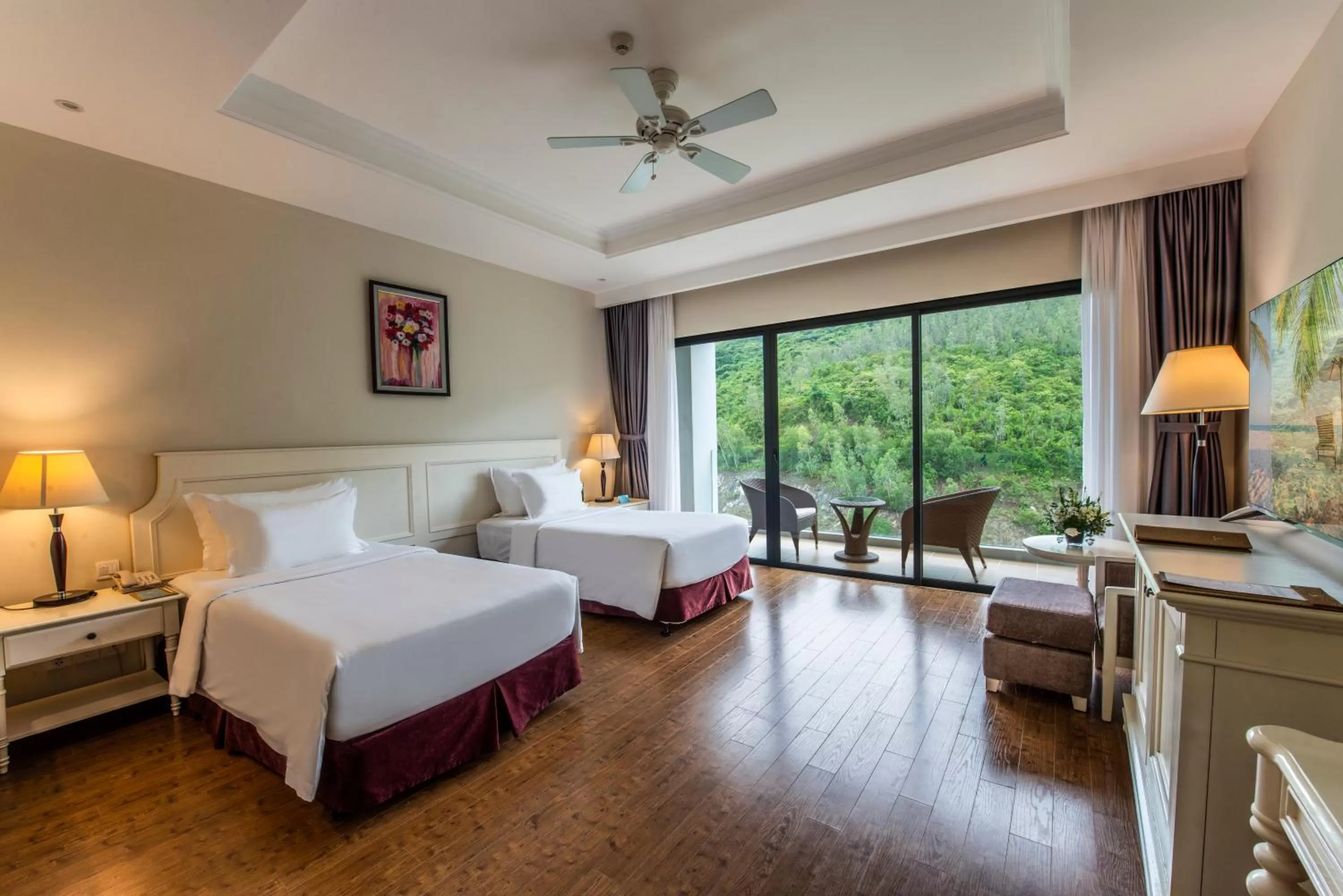 Bedroom, Bed in Vinpearl Resort & Spa Nha Trang Bay