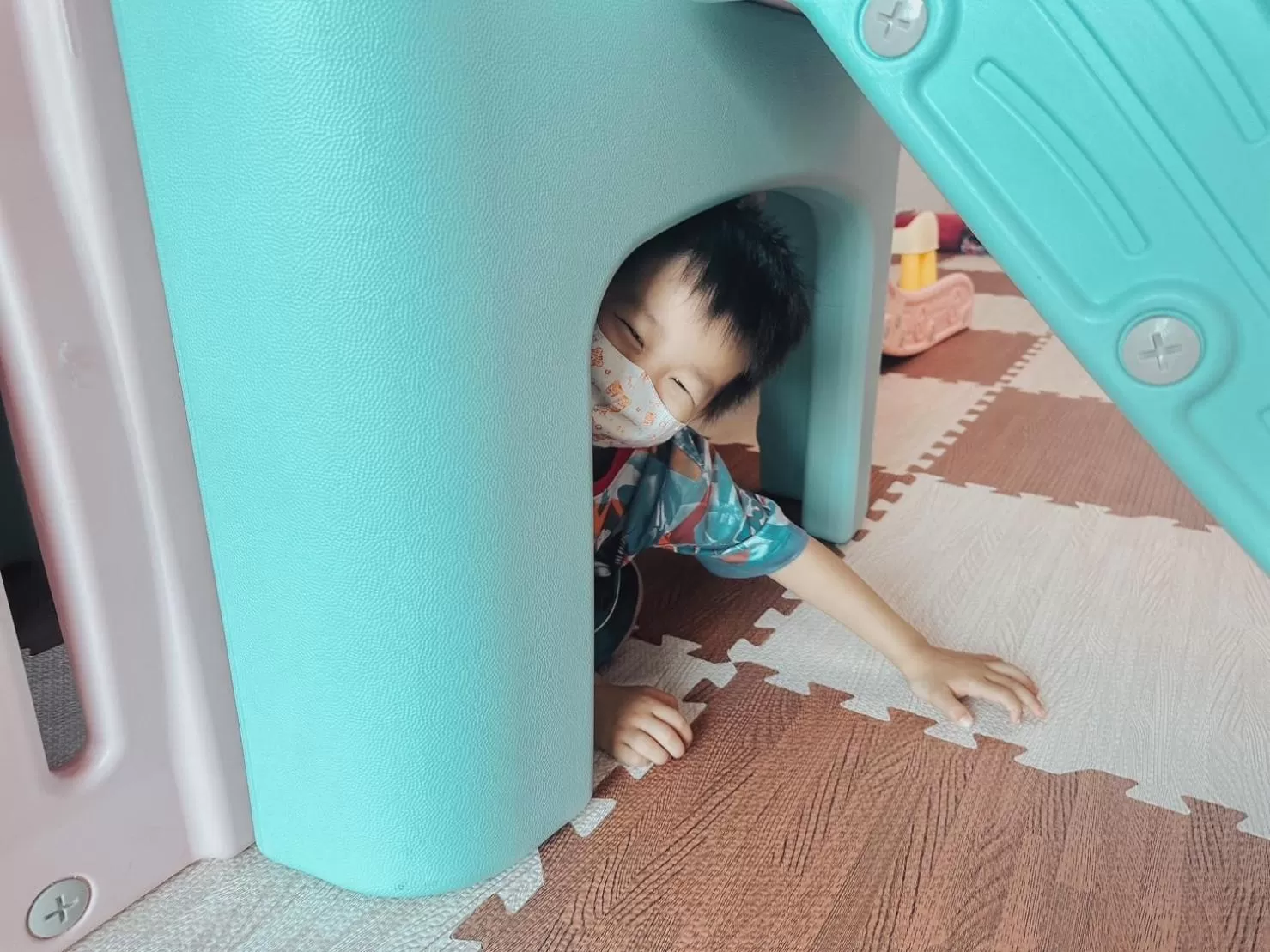 children in Hotel De Khuvieng