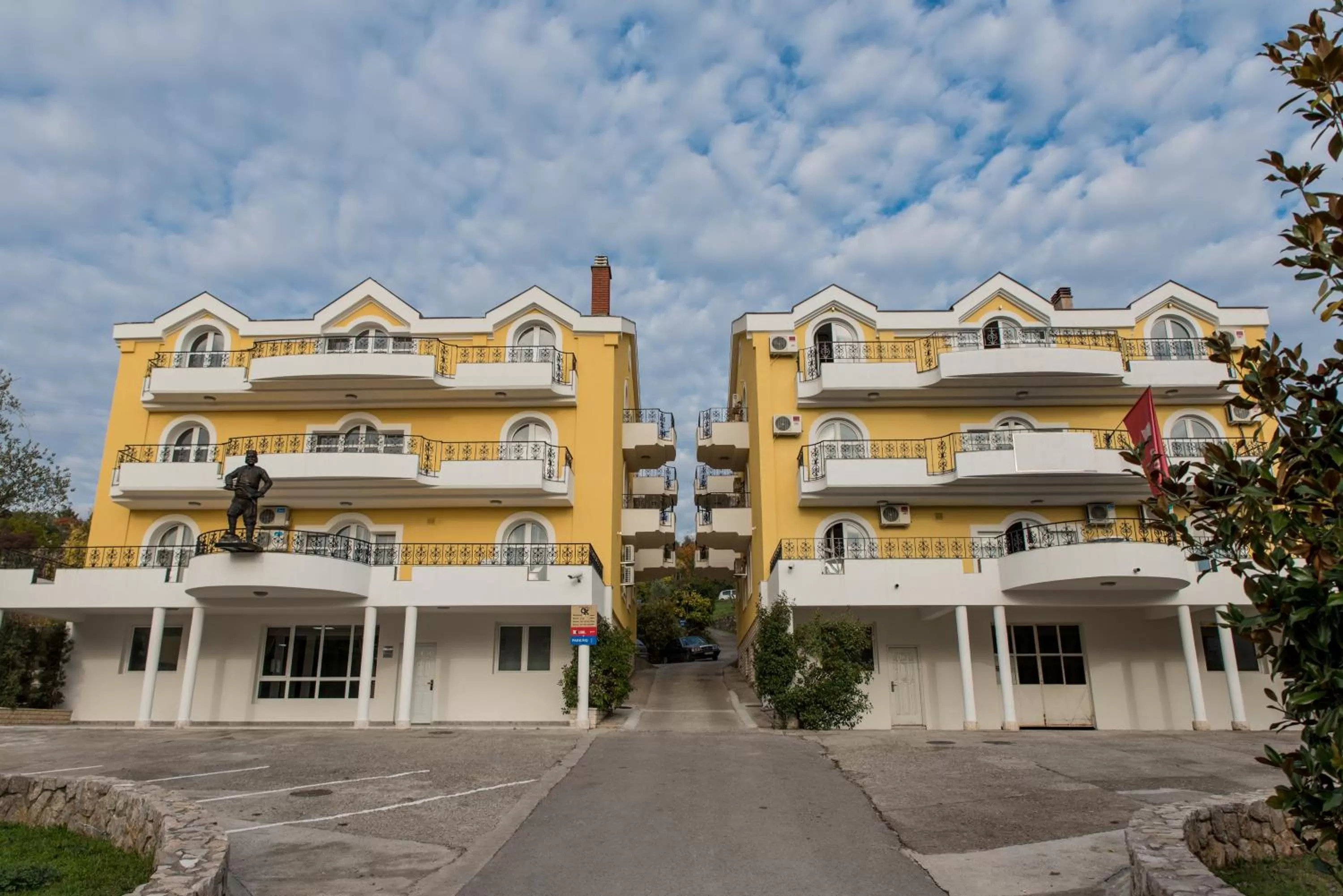 Facade/entrance in Hotel Crnogorska Kuća