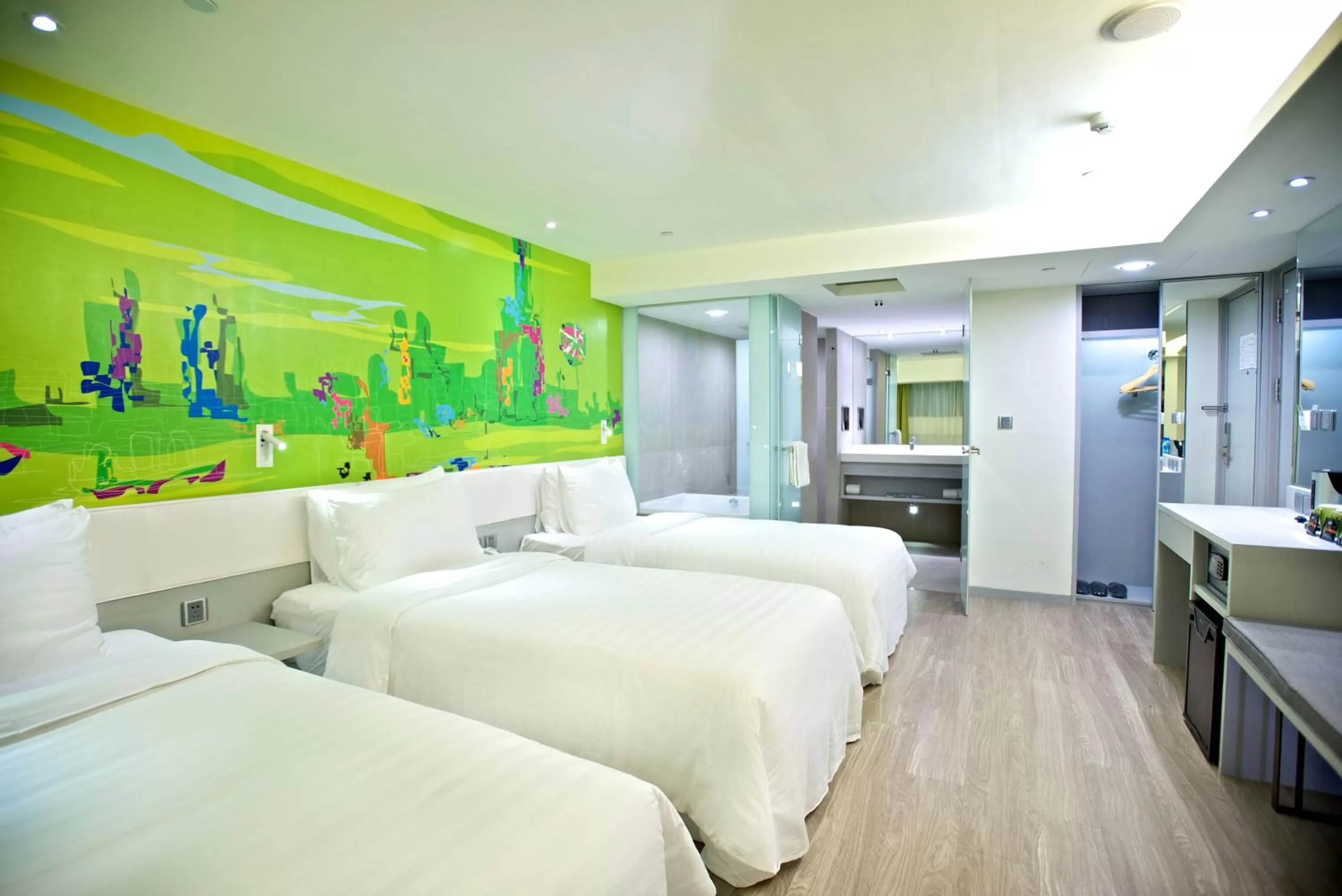 Photo of the whole room, Bed in FX INN Kaohsiung Zhonghua Road Branch