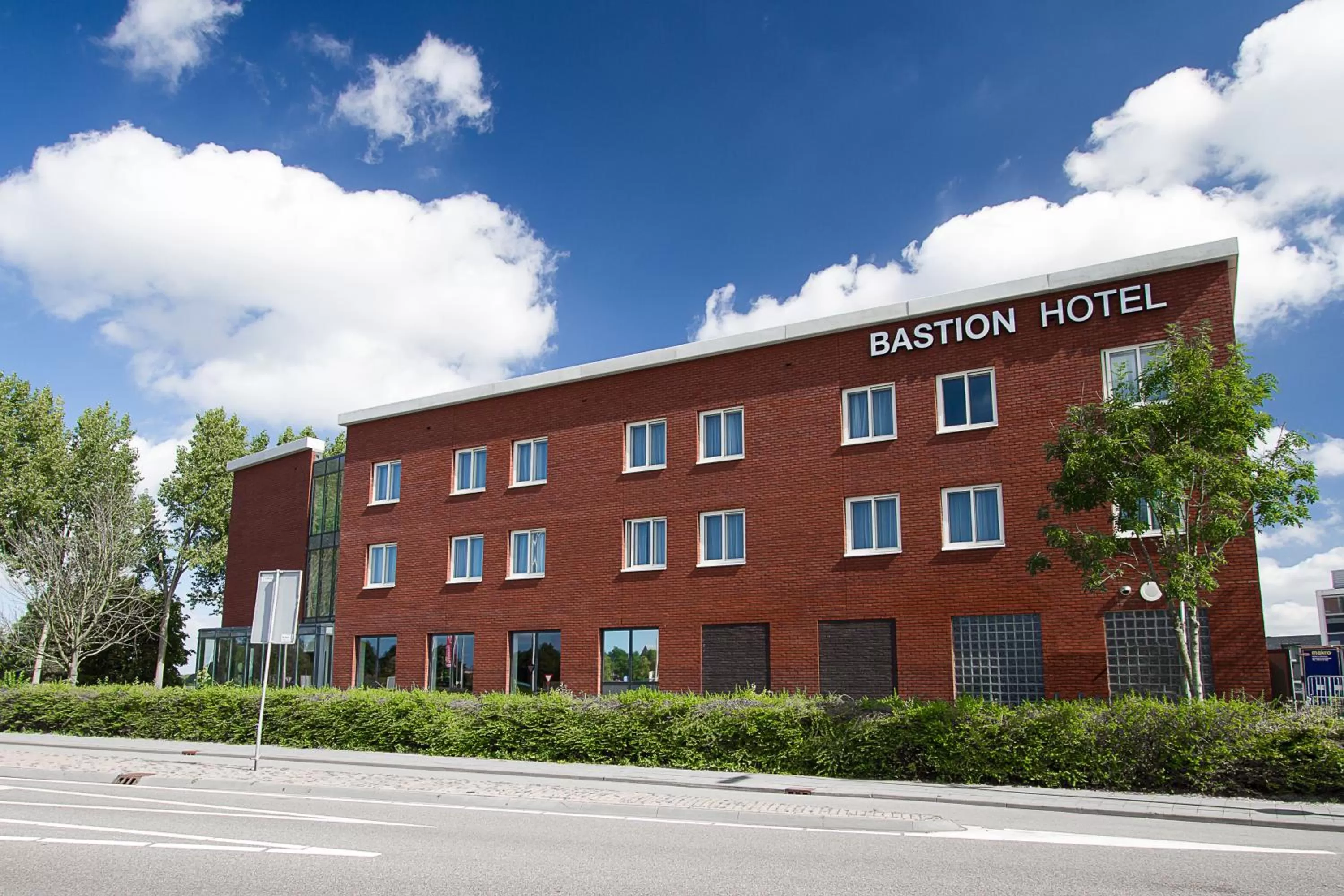 Facade/entrance in Bastion Hotel Brielle - Europoort