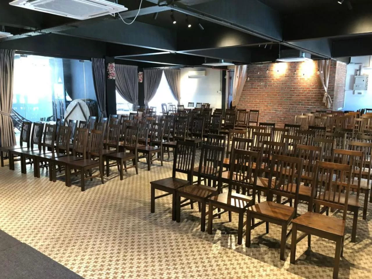 THE WOOD BOUTIQUE HOTEL