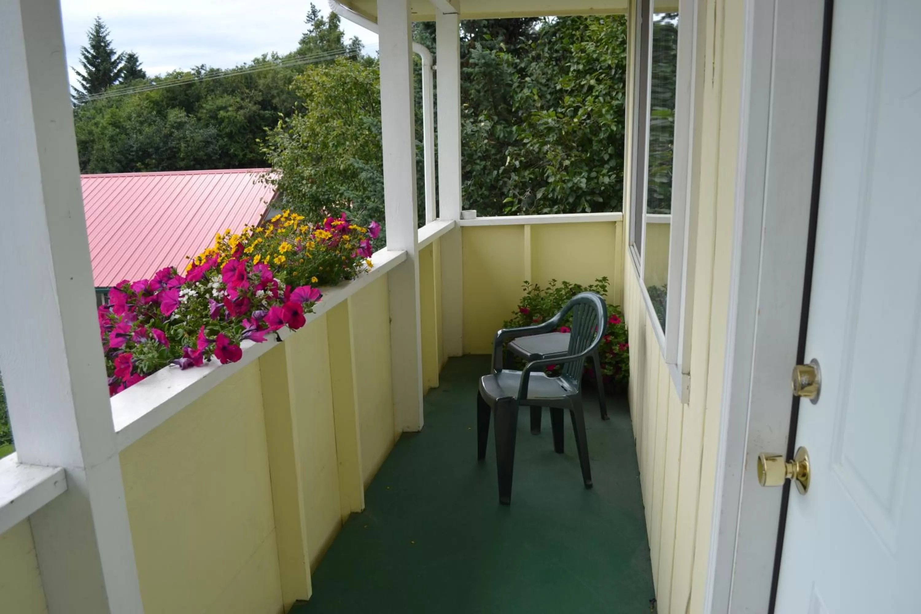 Facade/entrance in Pioneer Inn Downtown